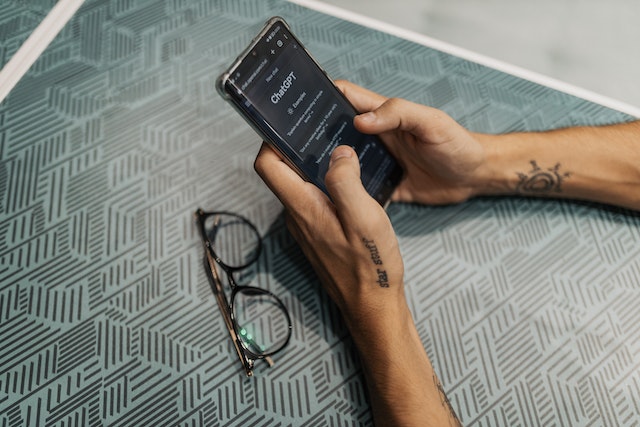 美國投資銀行高盛（Goldman Sachs）提出的報告認為，全球多達3億個全職工作可透過AI自動化。（示意圖，Pexels）