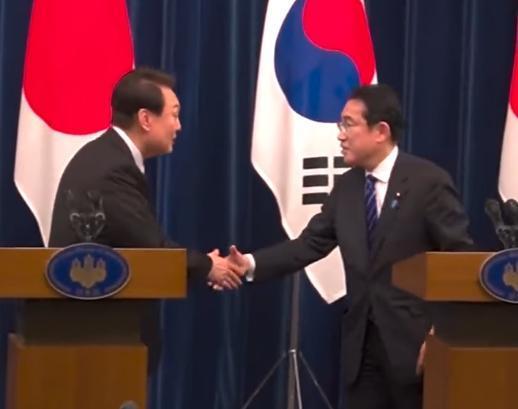 南韓總統尹錫悅本月16日訪日與日本首相岸田文雄會面,破冰長久以來雙方緊張關係。(翻攝岸田文雄臉書)