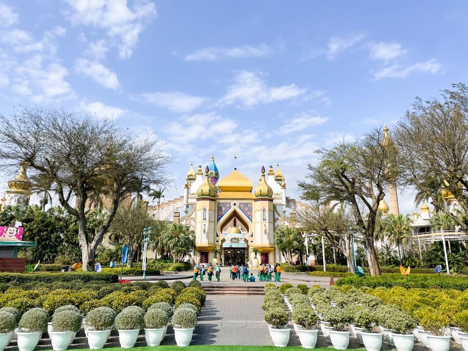 東非狒狒逃脫案引起社會撻伐，六福村宣布關閉動物園區，無開放時間表。（翻攝自六福村臉書）