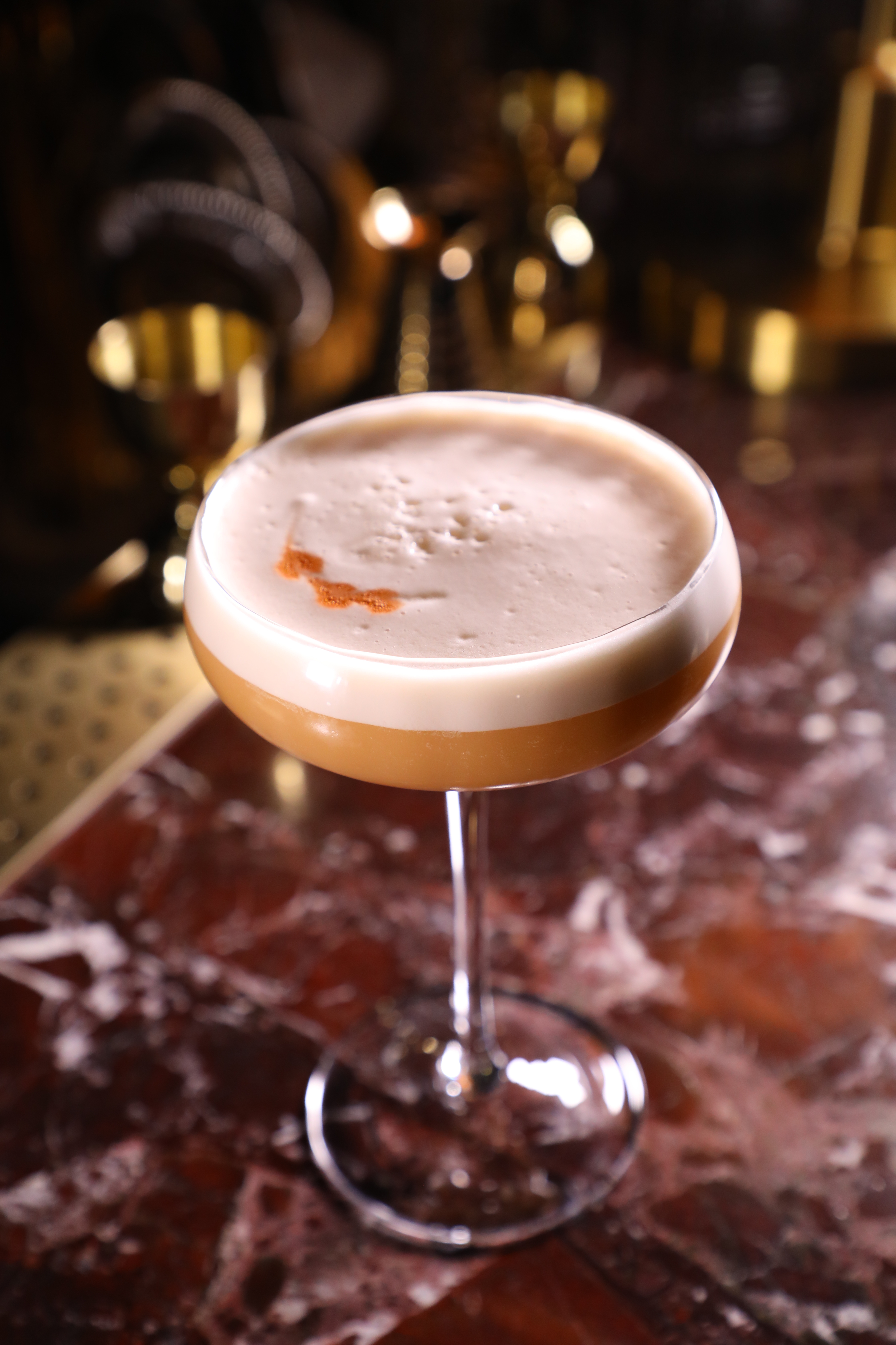 茶酒系列的「TAIPAN TEA-NI」，也呼應上環貿易史。（港幣108元／杯）