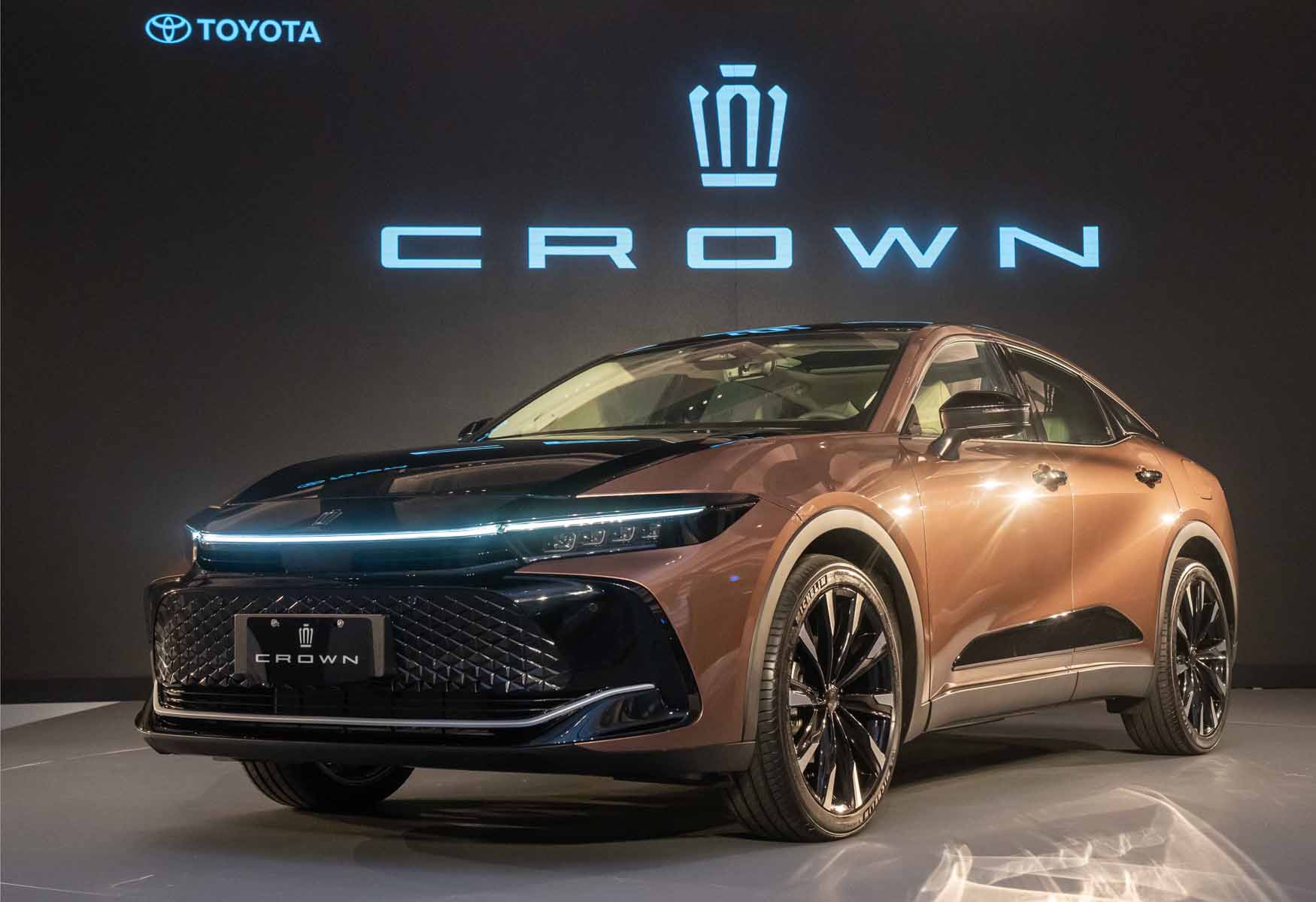 【新車登場】和風工藝之最！TOYOTA CROWN旗艦跨界跑旅