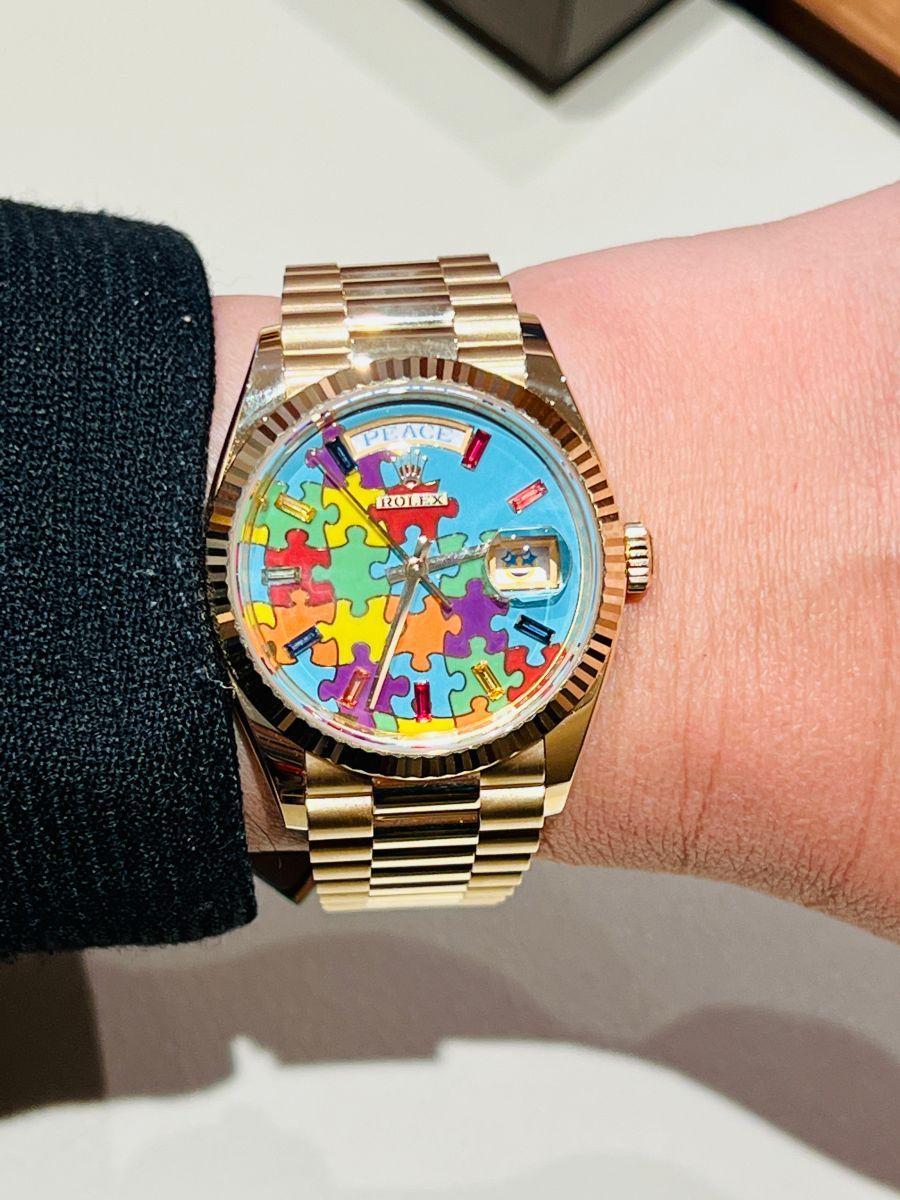 勞力士推出的Oyster Perpetual Day-Date 36 Emoji 星期日曆錶，絕對不是愚人節玩笑。