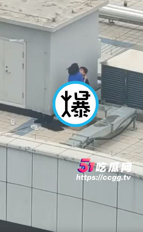 時而進行「觀音坐蓮」。（翻自《51吃瓜網》）