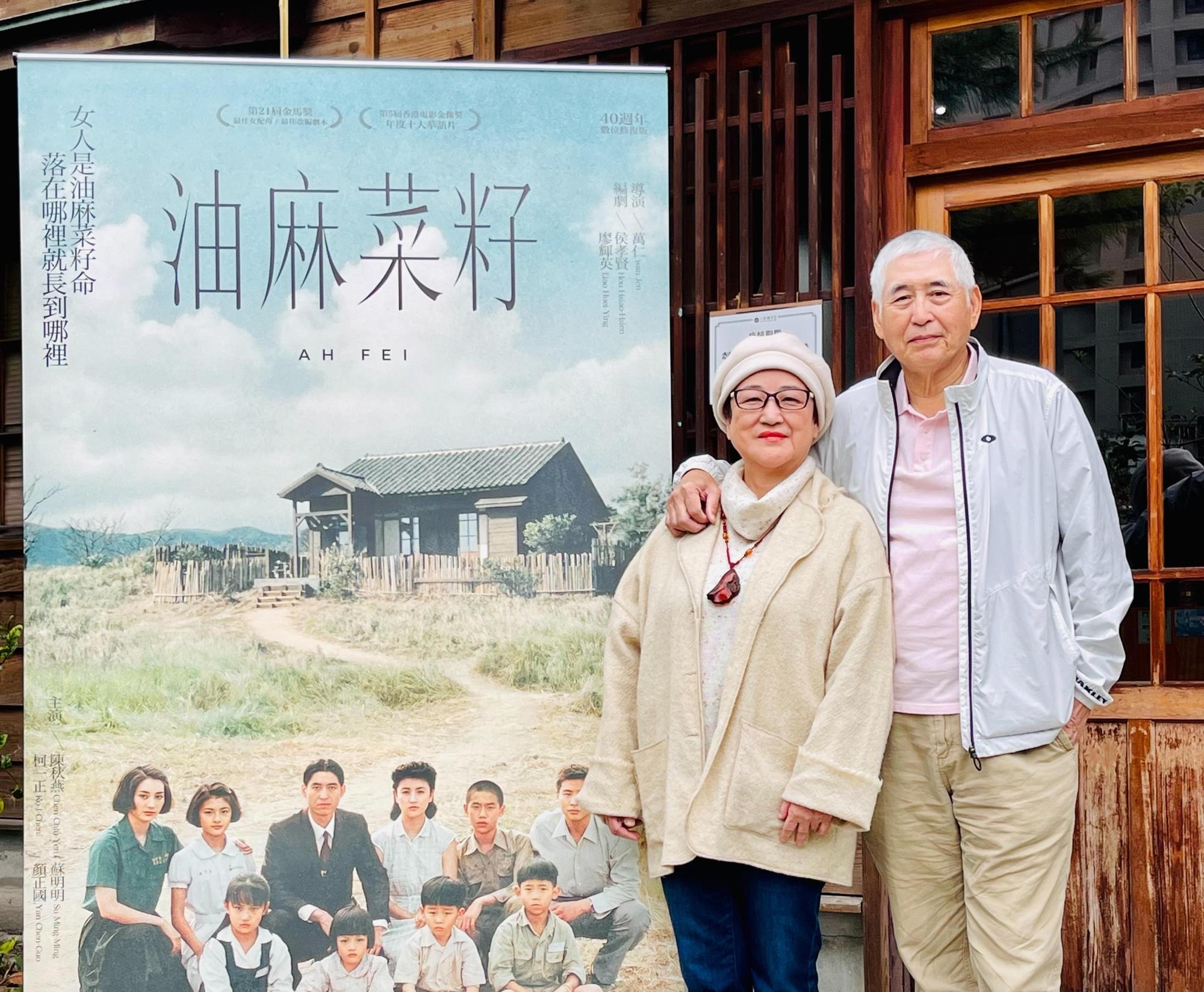 柯一正與陳秋燕重回40年前《油麻菜籽》拍攝地，現在已是西門町西本願寺廣場回憶拍攝趣事。(海鵬)