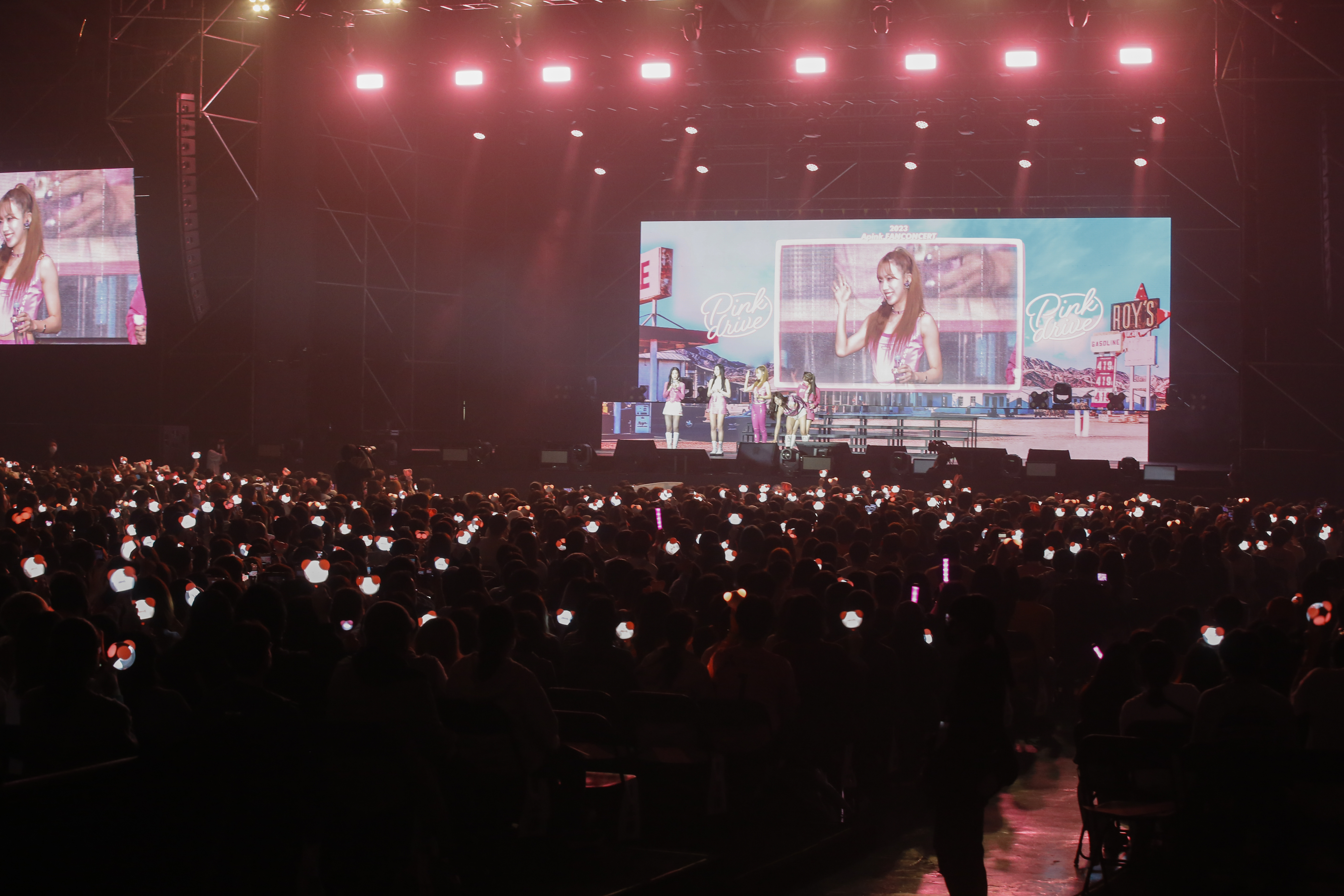 APINK演唱會吸引3,000名粉絲捧場,熱情應援聲讓APINK成員聽得超開心。