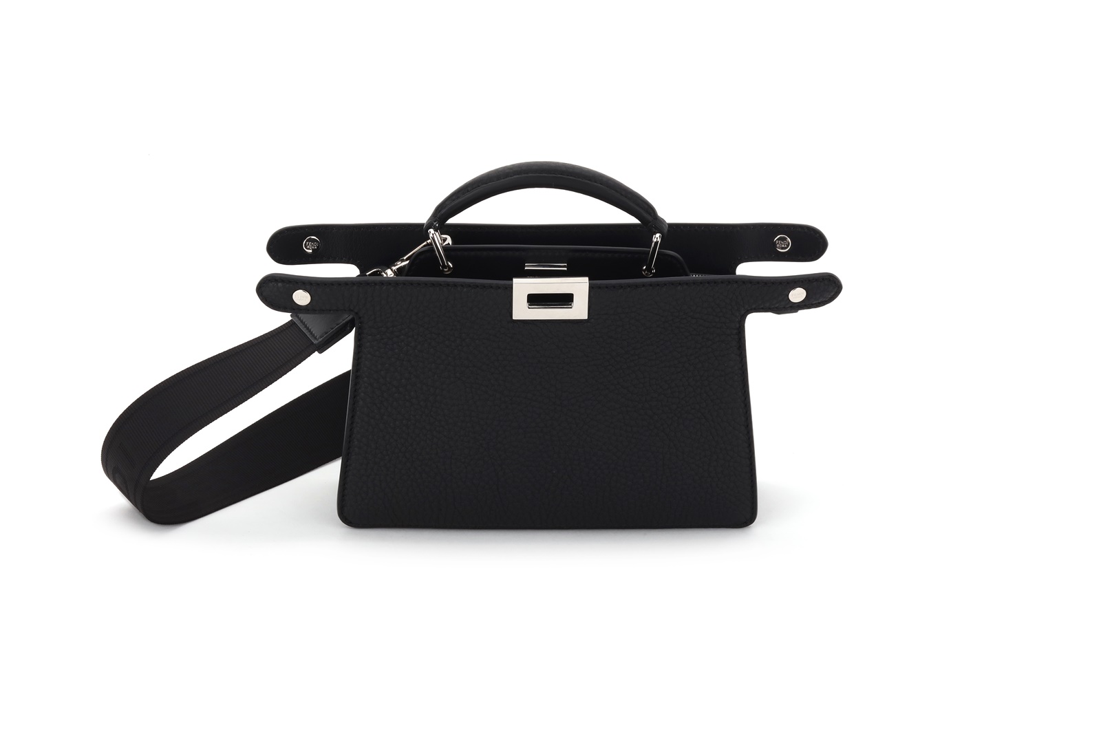 黑色Peekaboo ISeeU XCross。NT$112,000（FENDI提供）