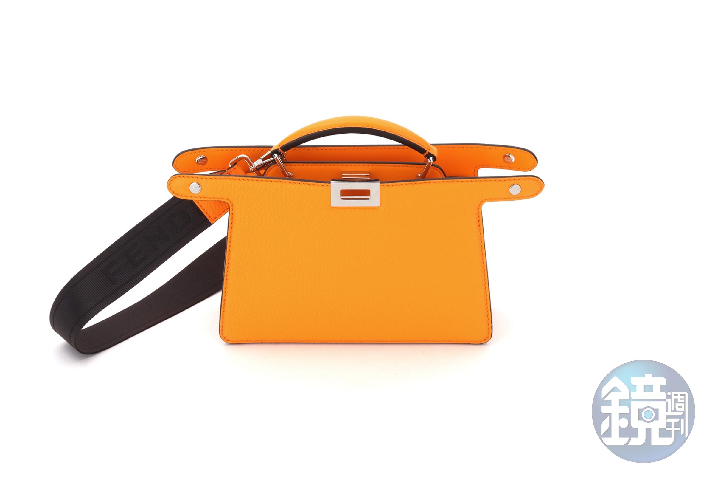 橙色Peekaboo ISeeU XCross。NT$112,000(FENDI提供)