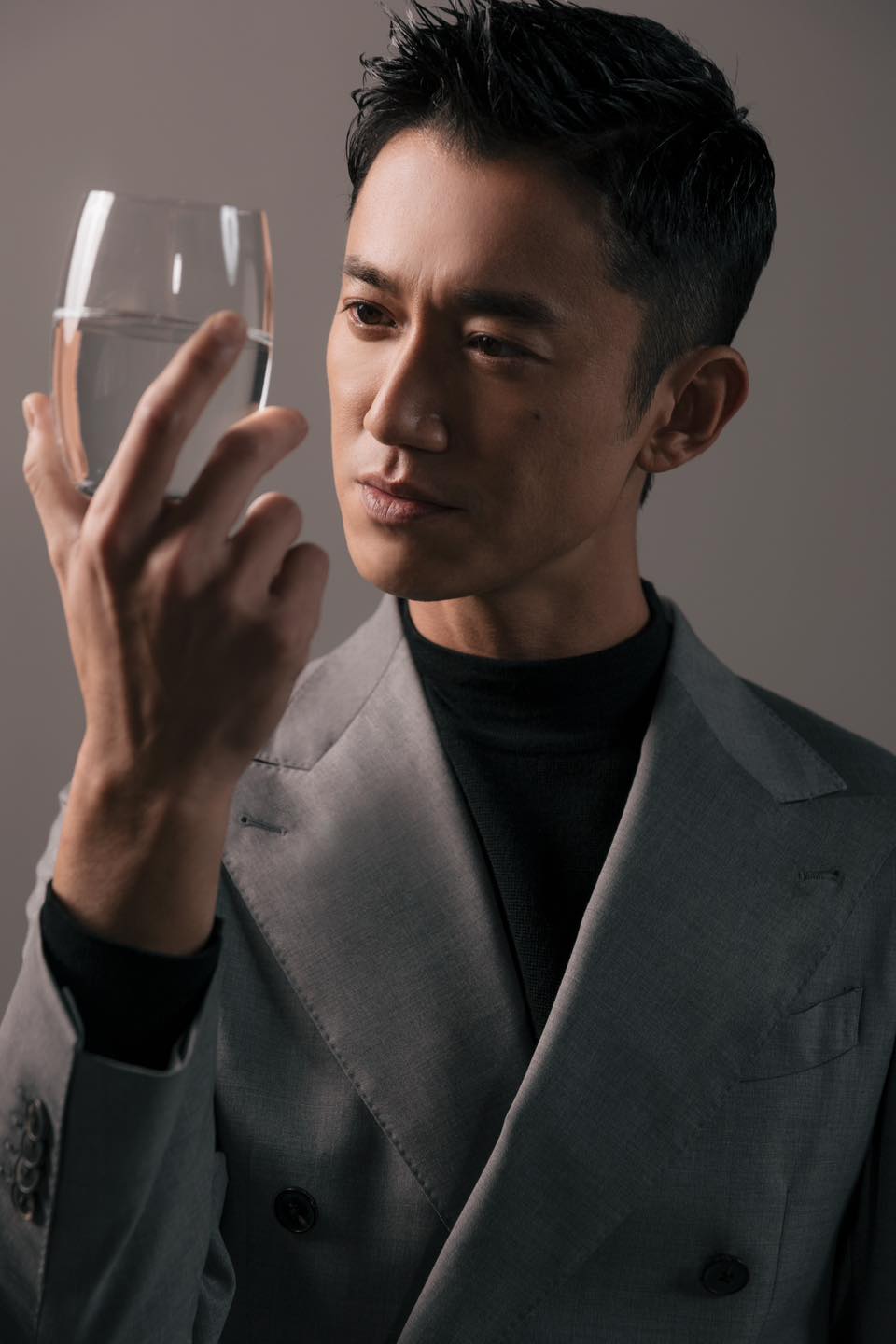 吳慷仁拍戲時常大幅改變體型。（吳慷仁臉書）