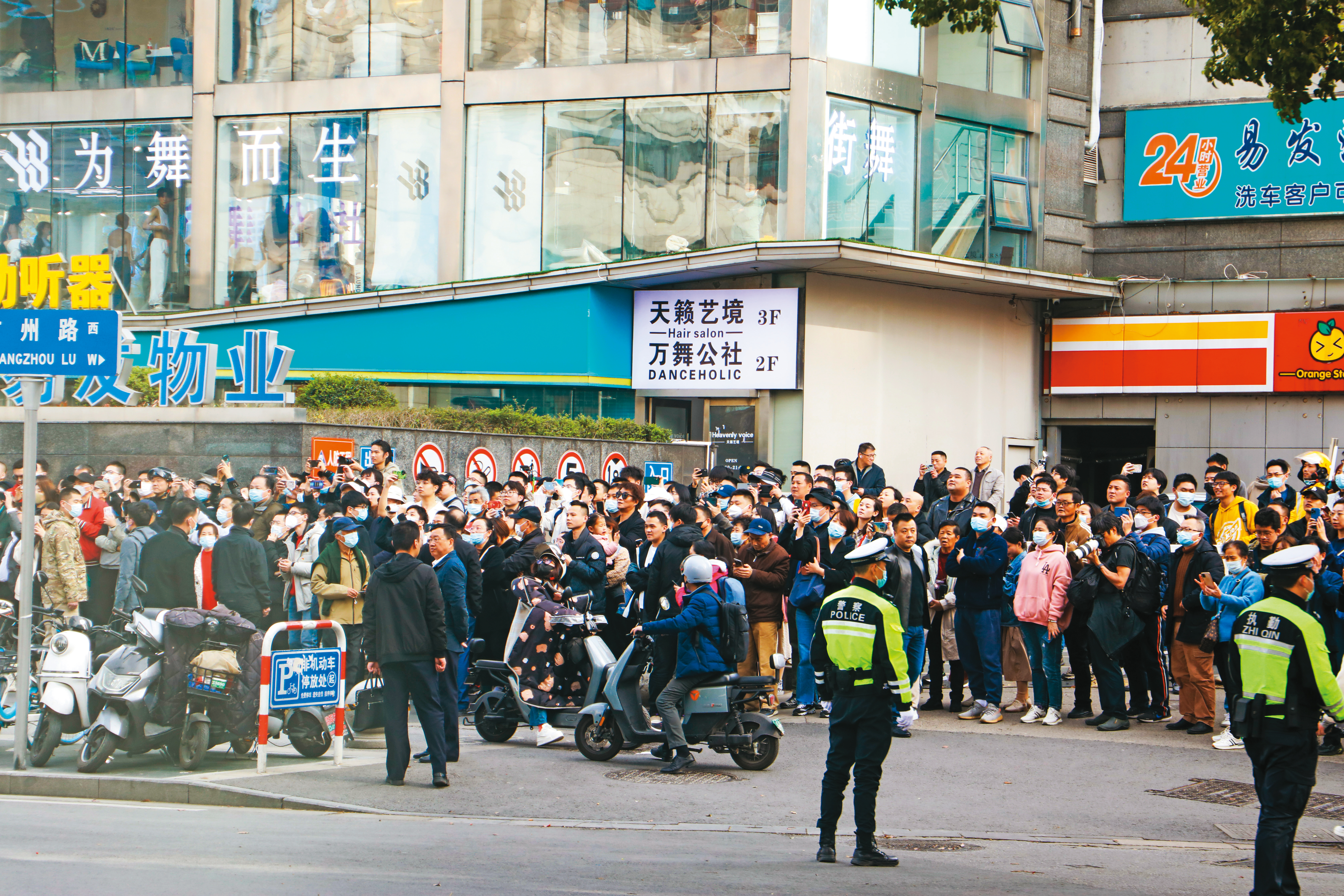 馬英九訪中之旅，受到中國民眾熱烈歡迎。（馬辦提供）