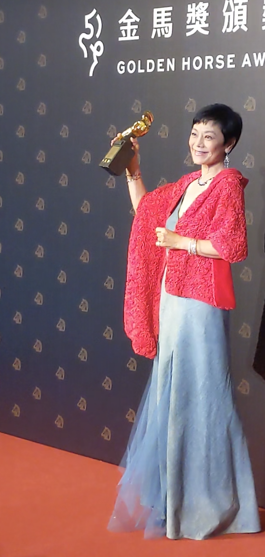 睽違36年再奪金馬影后，宣布是張艾嘉得獎時，現場一片歡聲雷動。