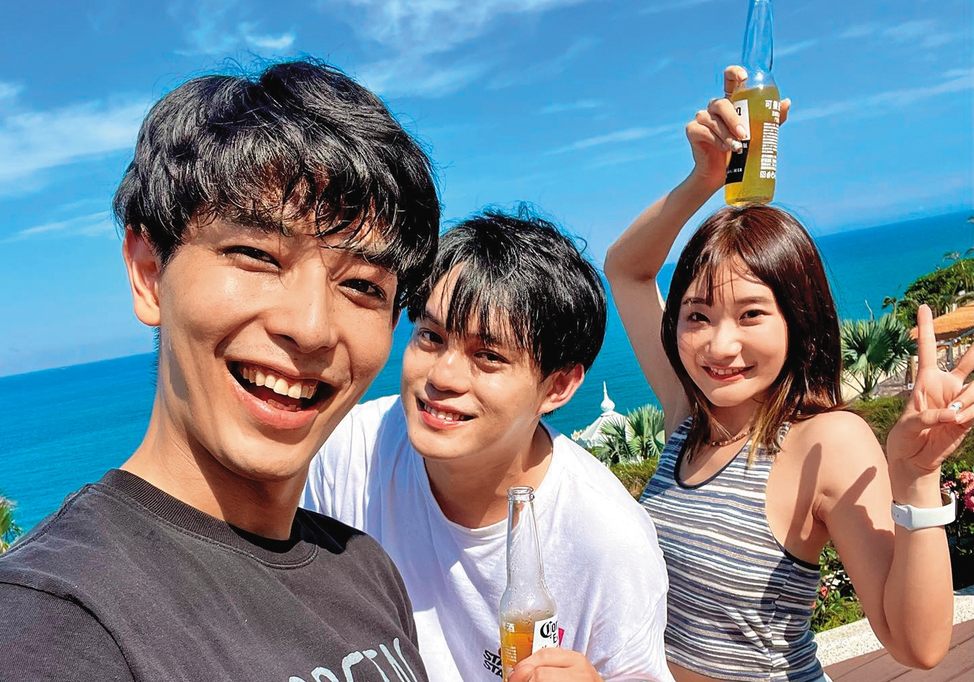 雖然未承認戀情，但愛莉莎莎（右起）和呂杰陽經常出遊，也會發社群。左為一樹。（翻攝自一樹IG）