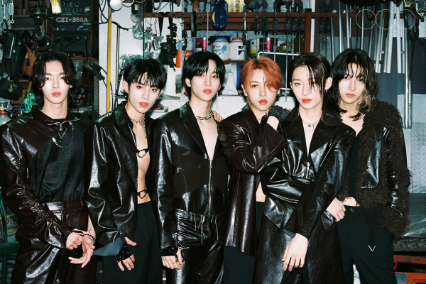 韓團OnlyOneOf以同性概念為賣點，公司發聲明否認與「現任偶像猥褻成員挨告」有關。（網路圖片）