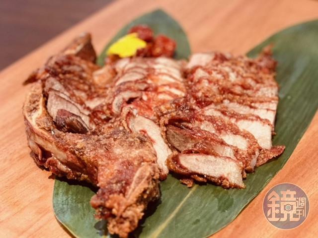 擺盤大器、入口油潤的「台灣正黑豬紅麴戰斧燒肉」，是令人驚喜的新嘗試。