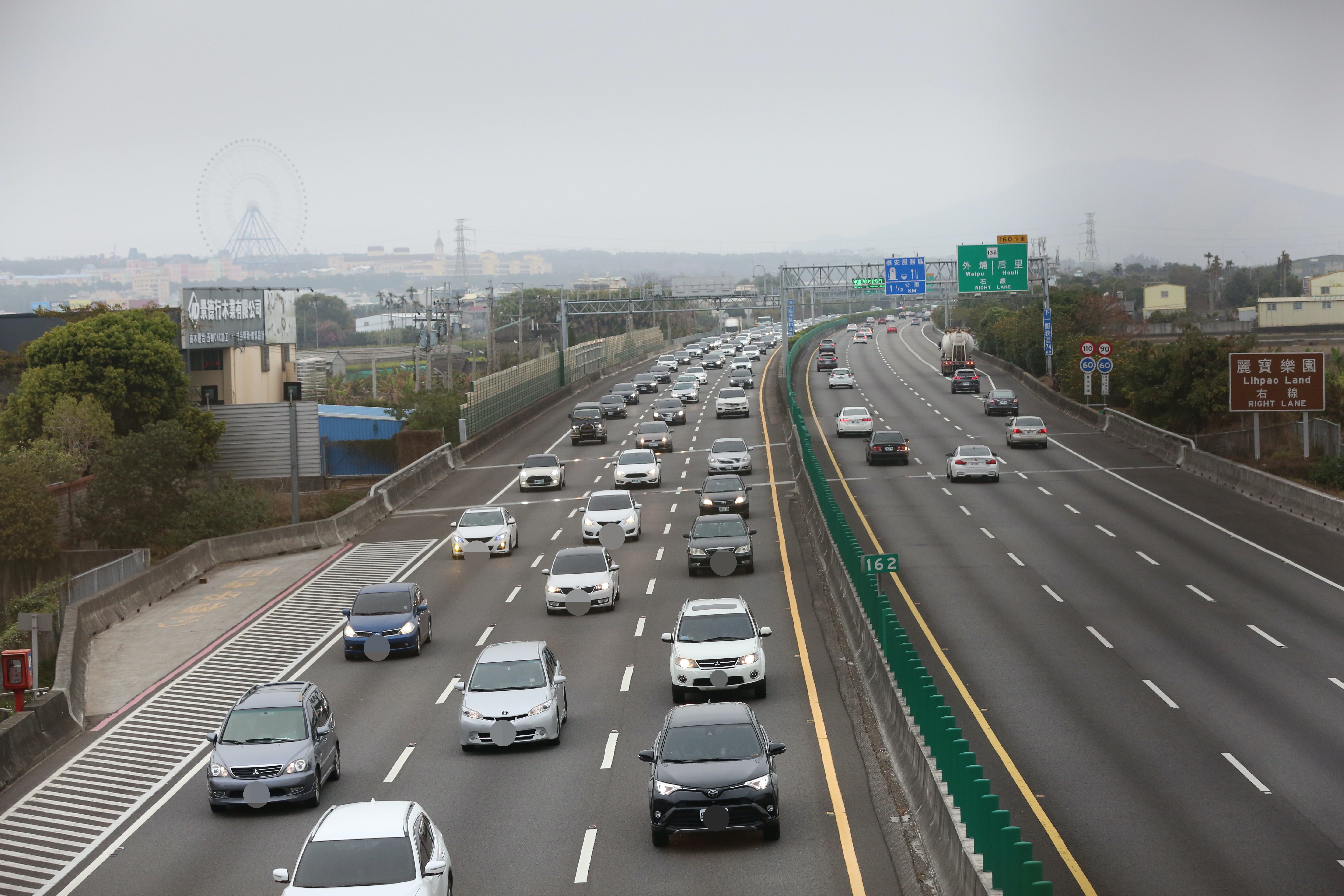 今日是清明連假最後一天，預估有收假車潮。（本刊資料照）