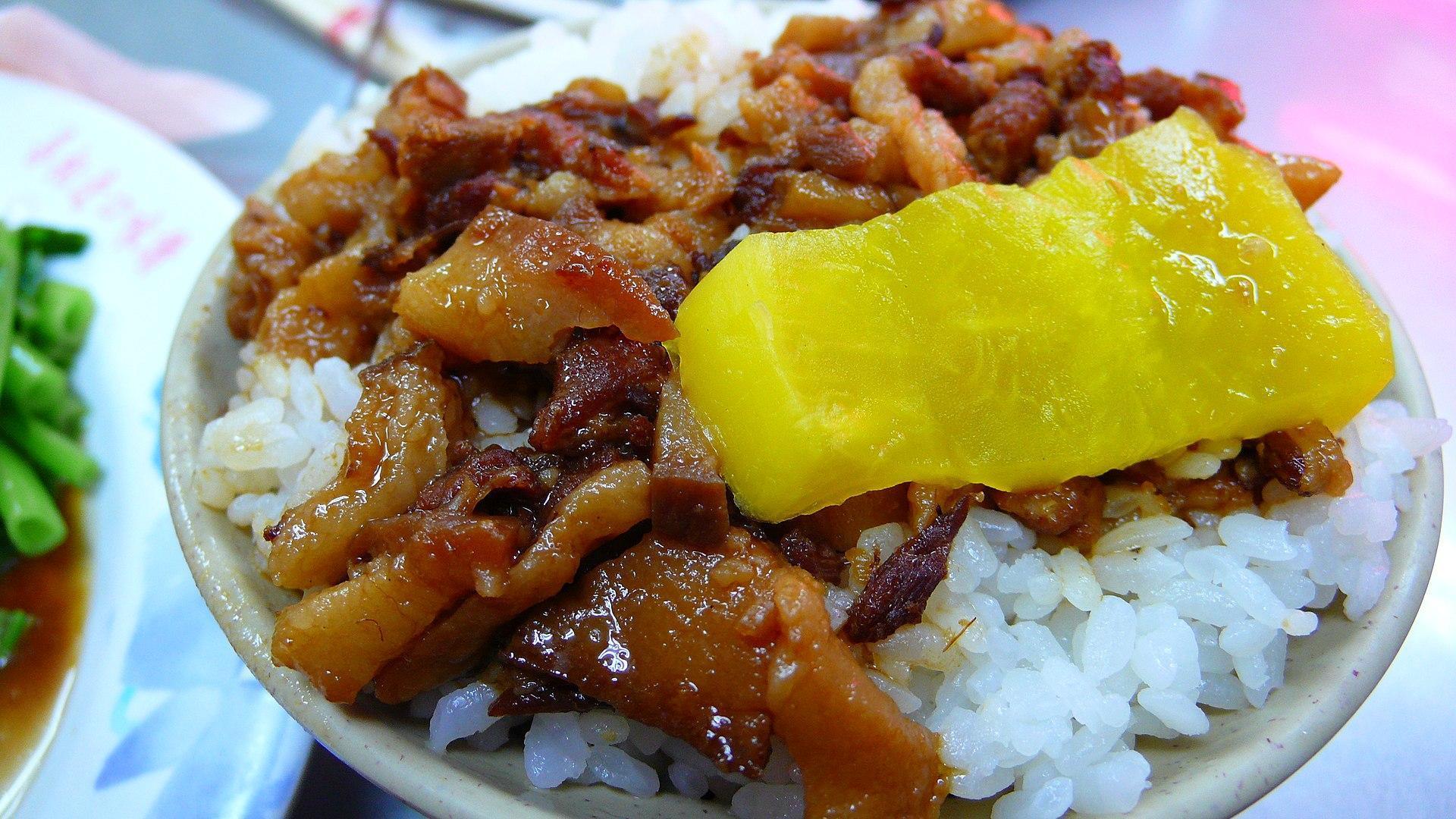 國內豬肉價格飆破百元,滷肉飯名店喊漲。(翻攝自維基百科udono)