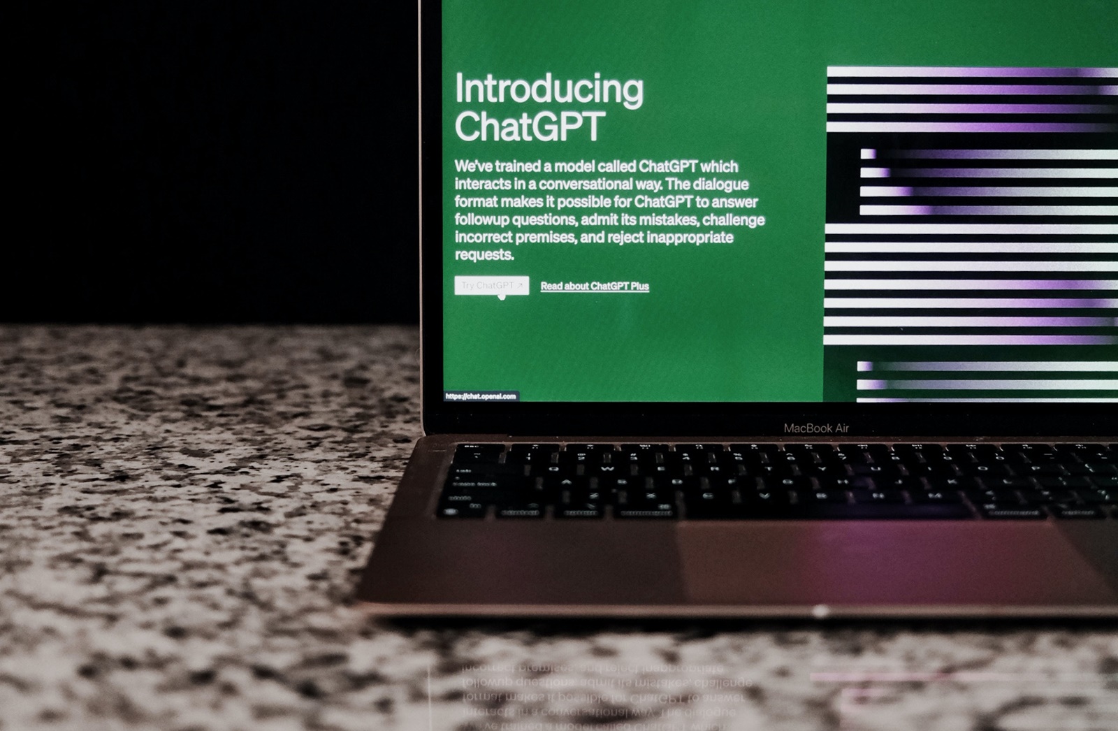 德州一名大學教授，透過ChatGPT檢查學生繳交的作業，是否有透過AI協助完成。（示意圖，Pexels）