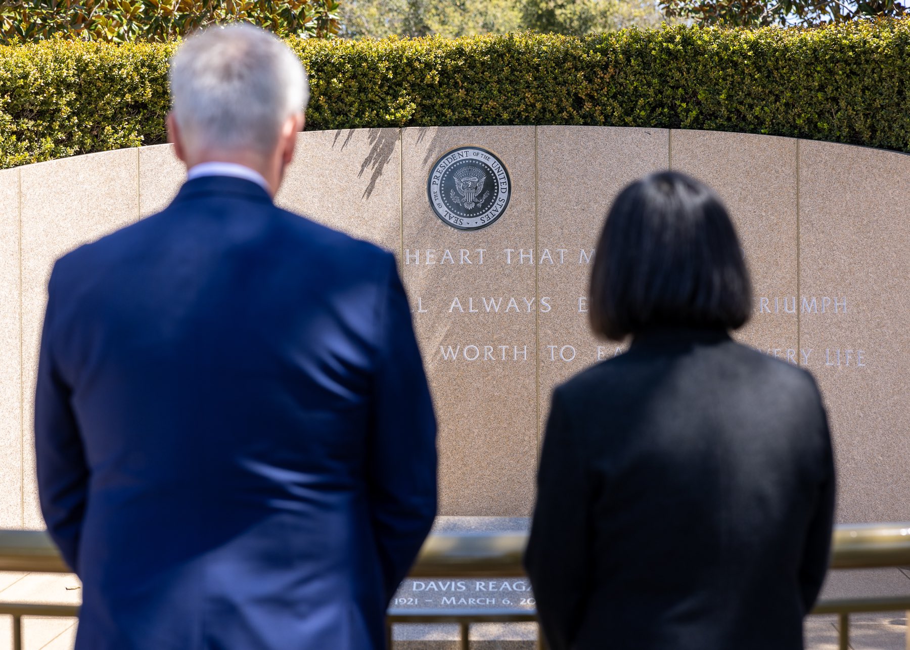 蔡英文（右）在美國雷根圖書館與麥卡錫（左）歷史性會面。（翻攝@SpeakerMcCarthy推特）