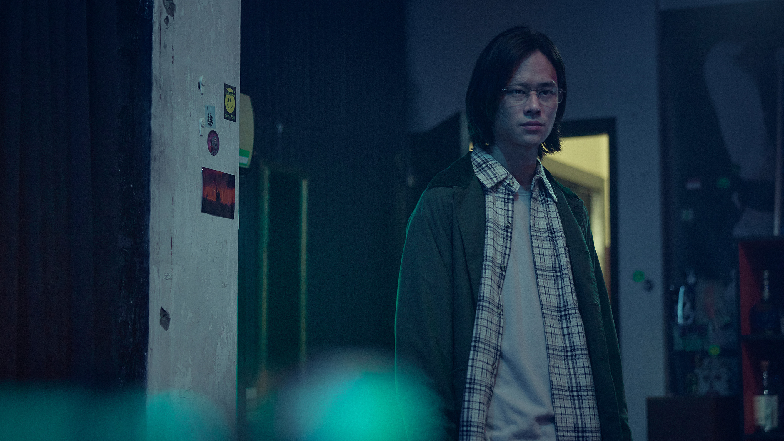 夏騰宏在《模仿犯》中也演活自卑唯諾的胡建和。（Netflix提供）