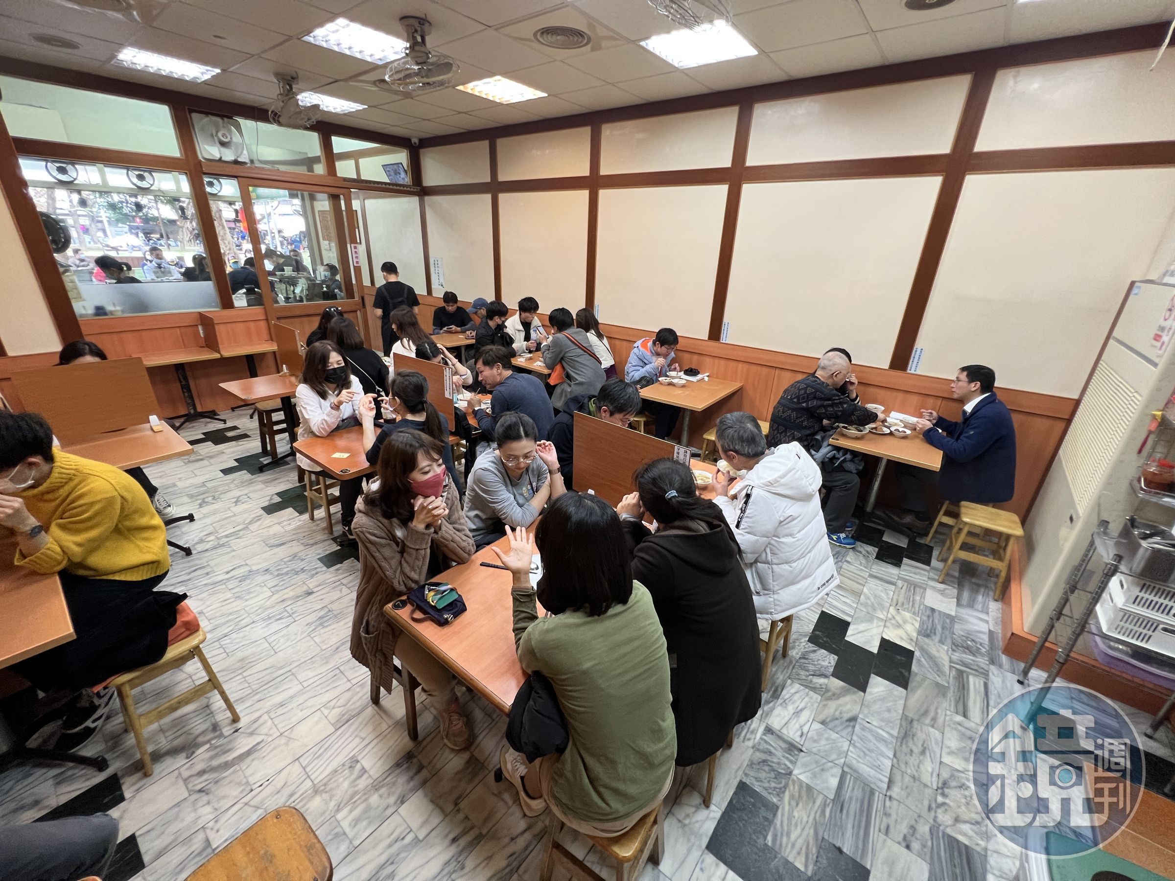店內座位已經不少,午餐時段還是時常一位難求。