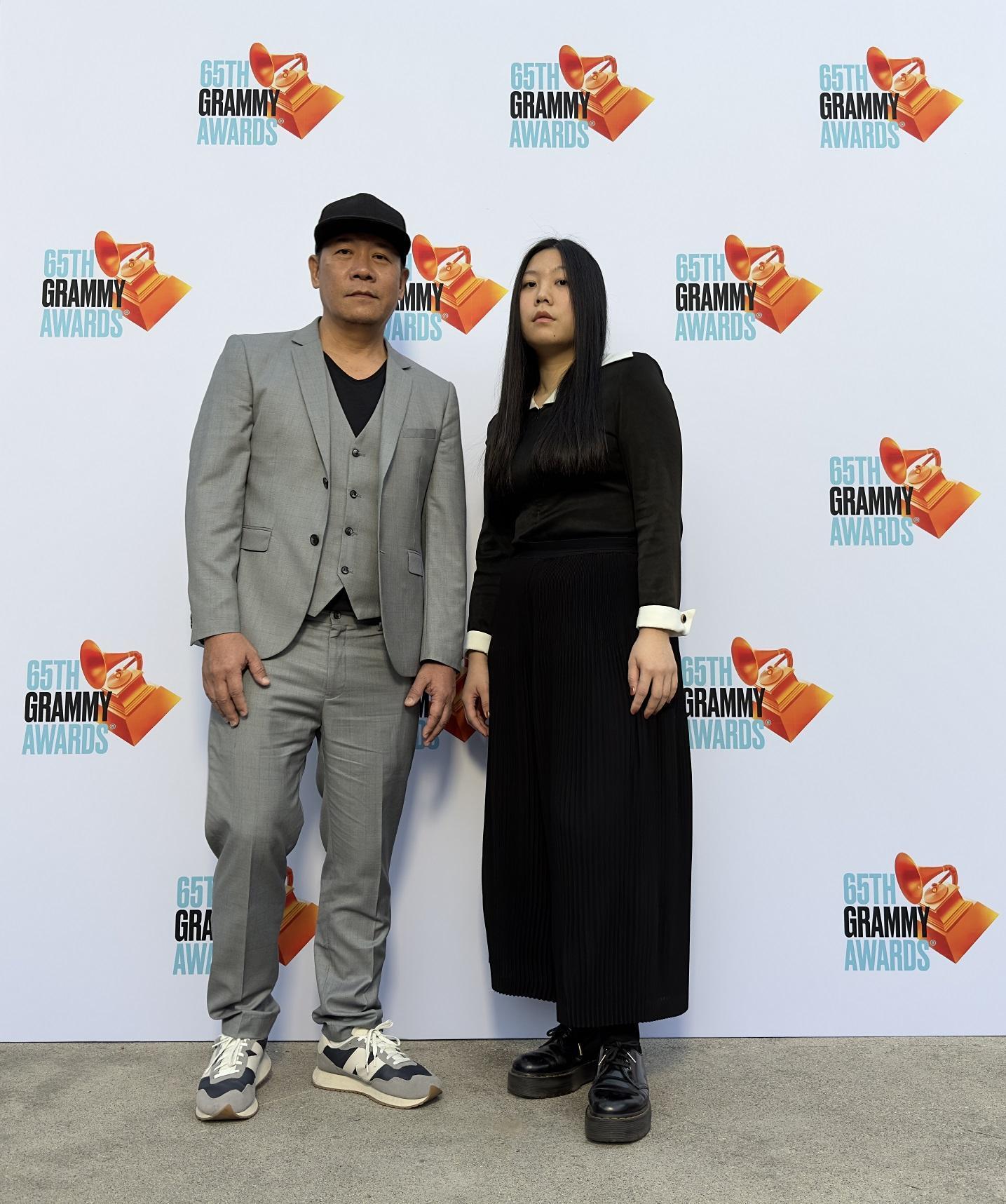 蕭青陽（左）與女兒蕭君恬（右）相互信任、攜手合作。 （蕭青陽工作室提供）
