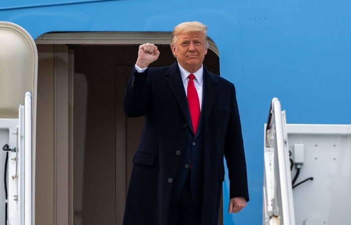 美國前總統川普（Donald Trump）因涉嫌支付封口費給成人片女星「暴風女丹尼爾斯」（Stormy Daniels）被起訴。（翻攝Donald Trump臉書）