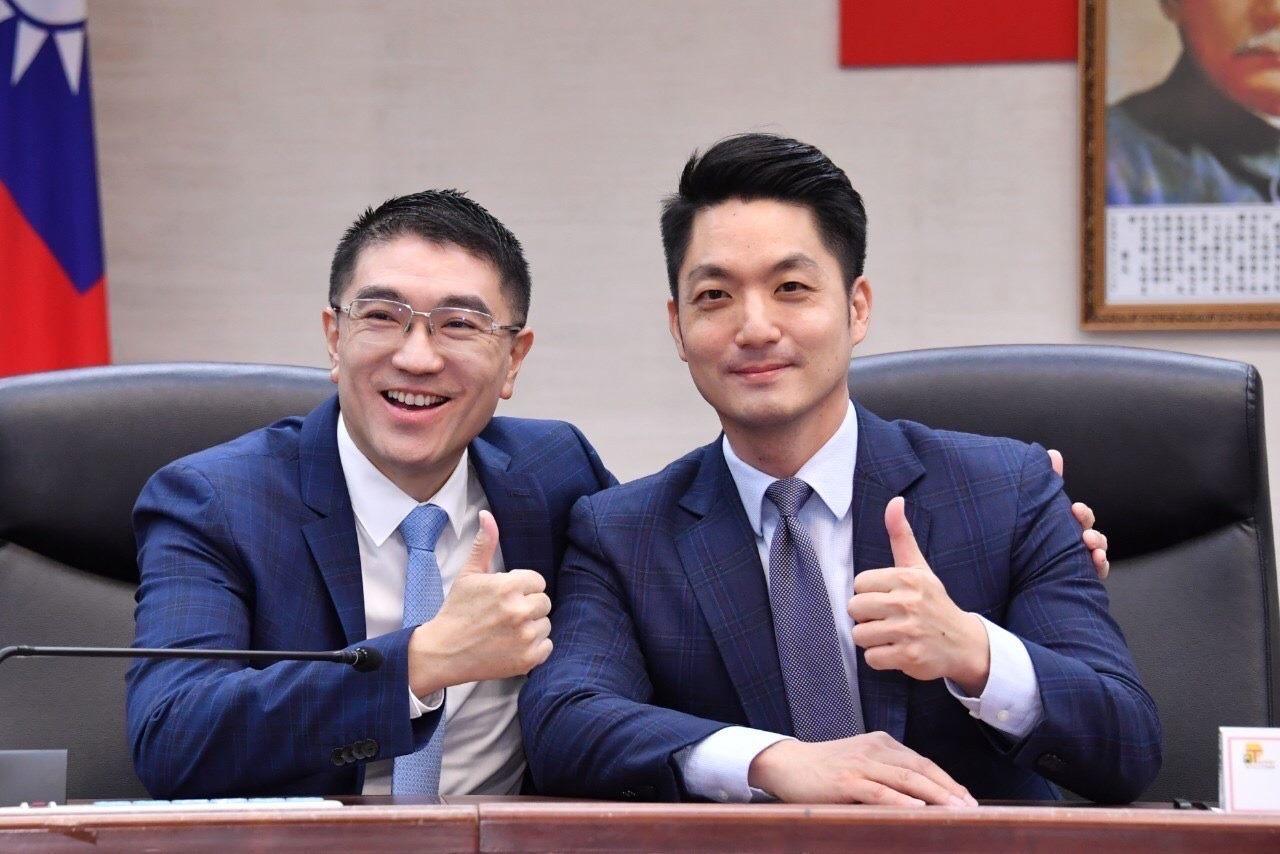 基隆市長謝國樑(左)7日拜會台北市長蔣萬安(右),2人也針對交通議題進行討論。(北市府提供)