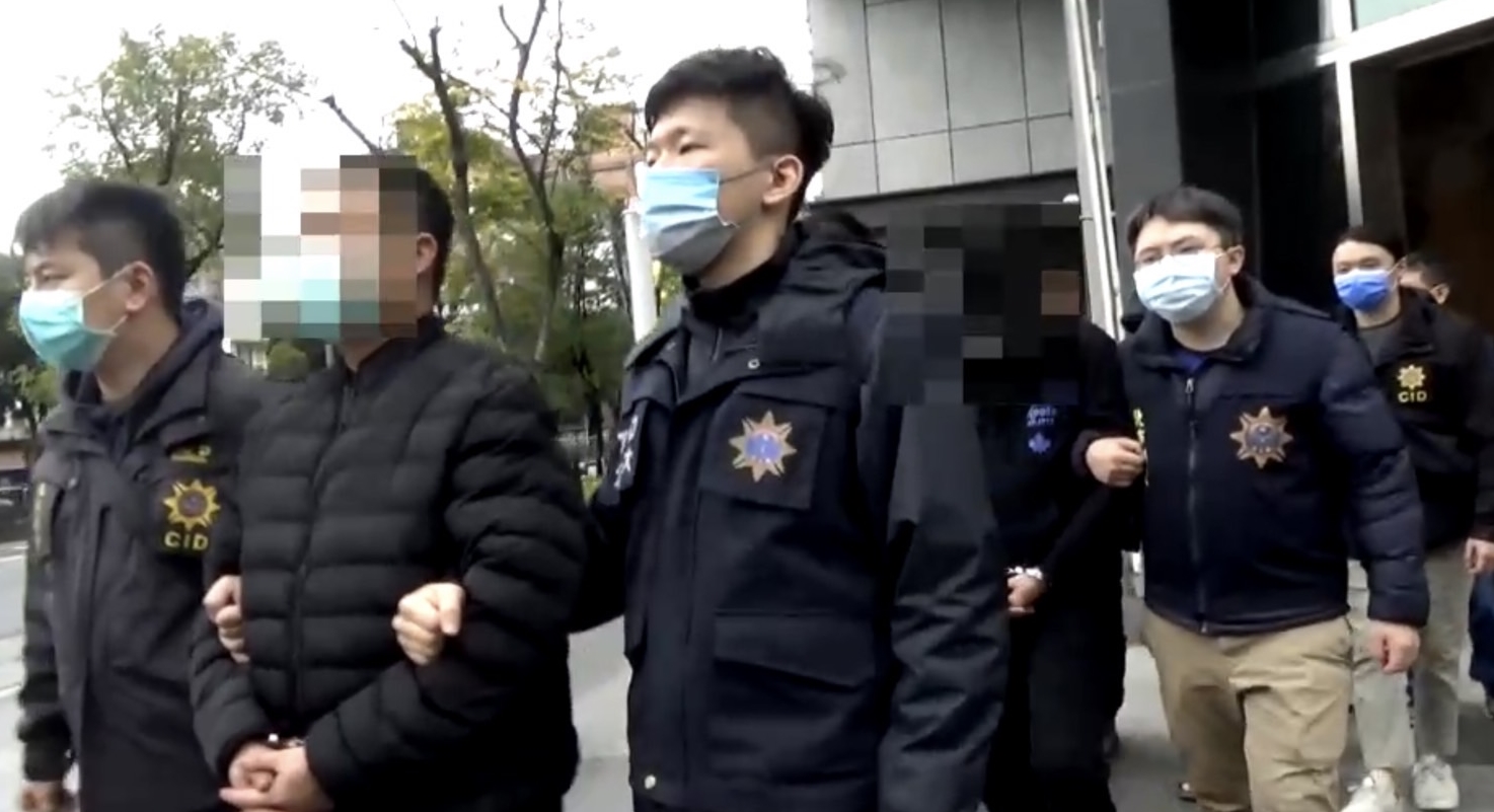 警方循線逮捕製毒集團主嫌程姓男子及其共犯等共4人。（翻攝畫面）