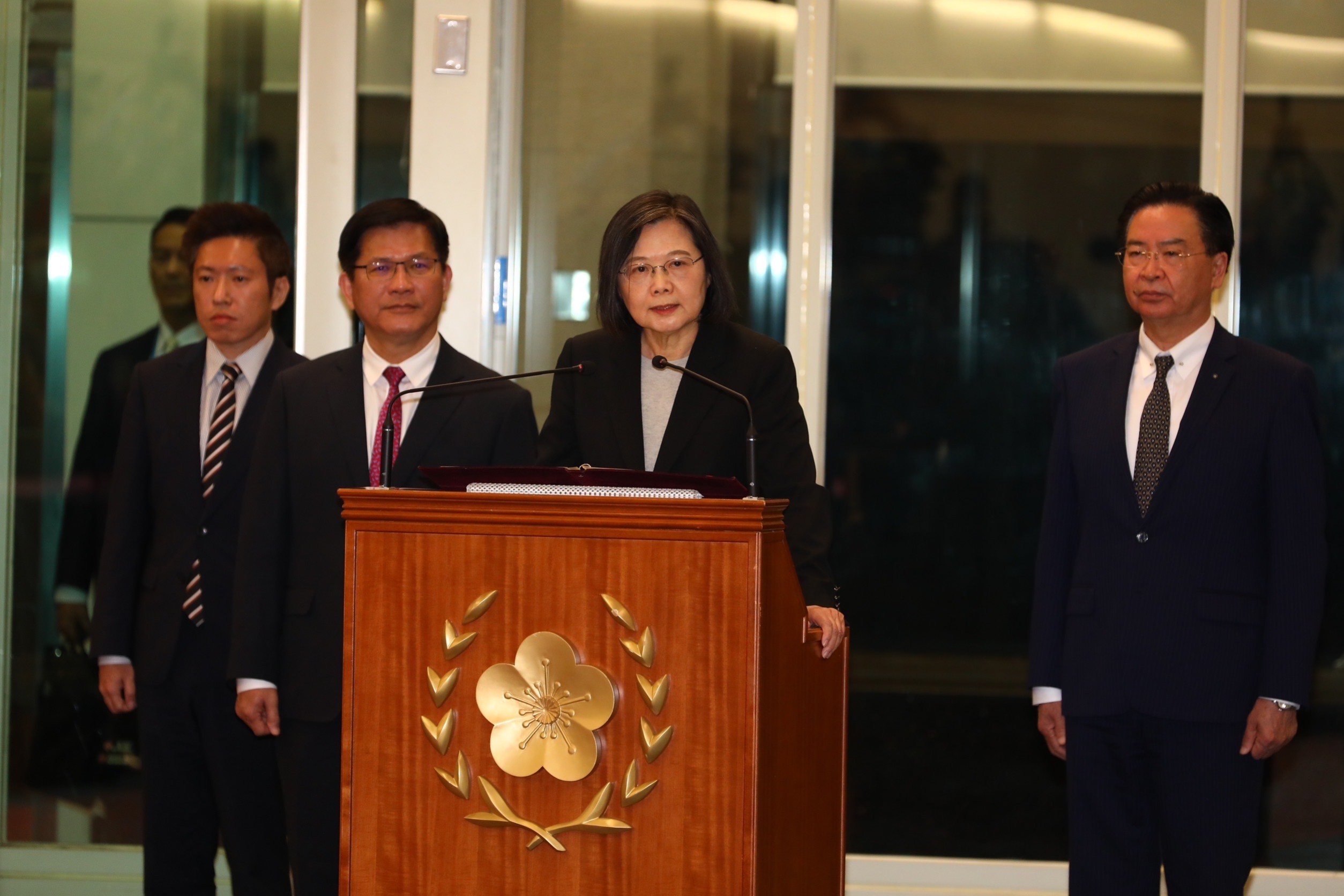 總統蔡英文結束民主夥伴共榮之旅，今（7）日晚間返抵國門對國人發表談話。