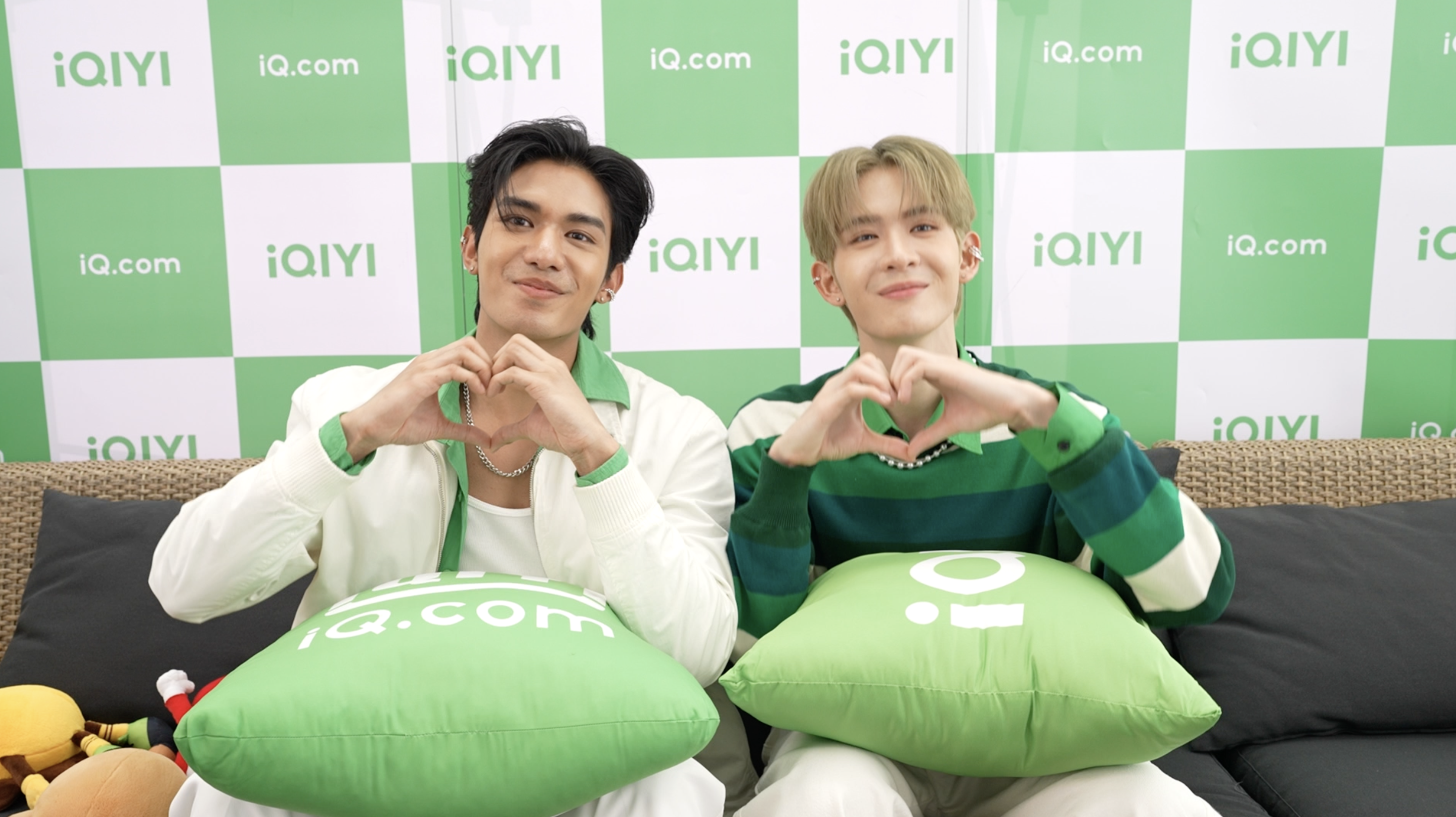 《床伴》主角Net（左）和James很開心台灣有許多喜歡他們的粉絲。（愛奇藝國際站提供）