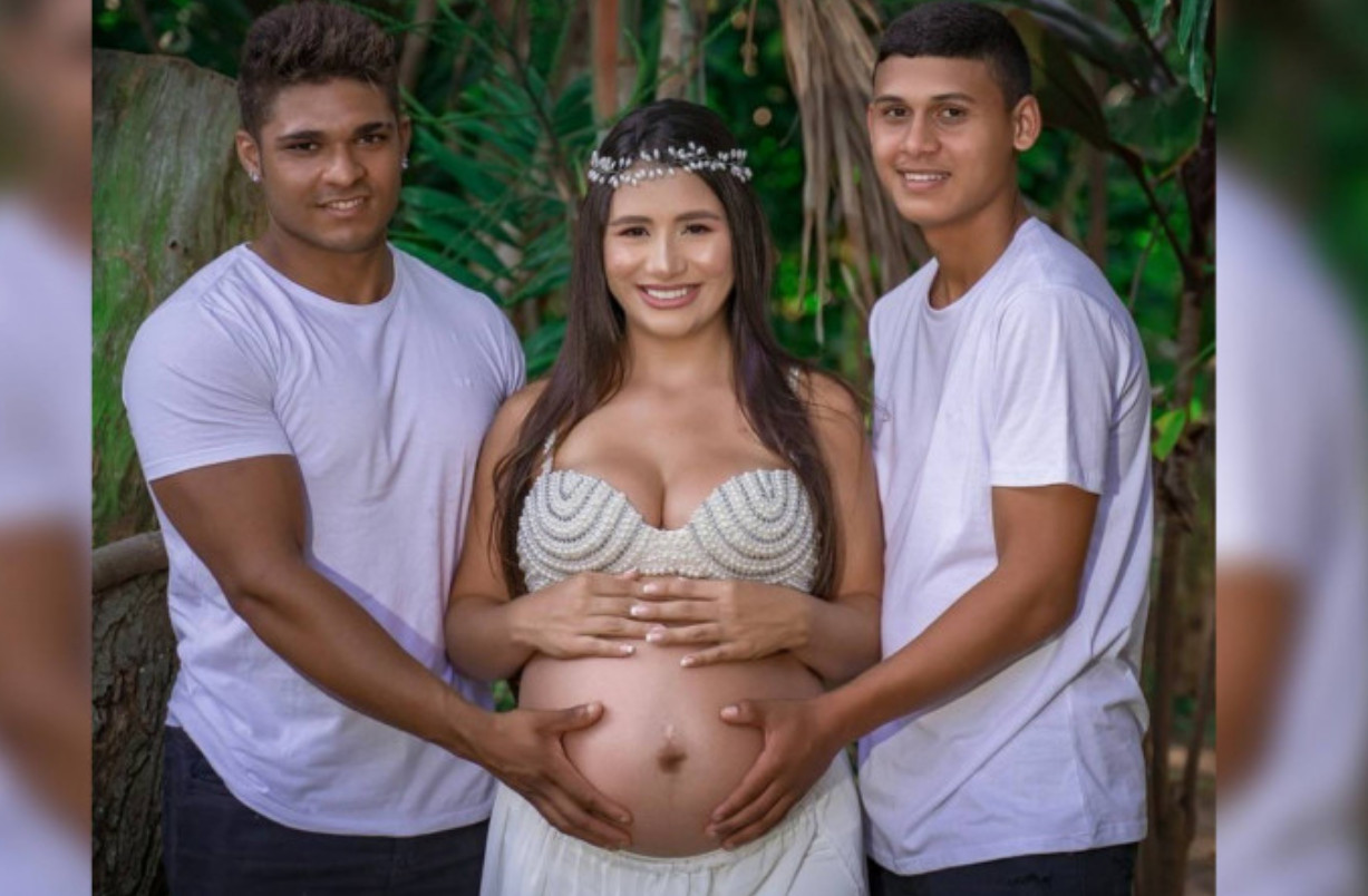 巴西一名27歲女子拉里英格麗擁有一妻多夫關係，與兩名丈夫一同扶養兩名小孩。（翻攝推特@liberalfm975）