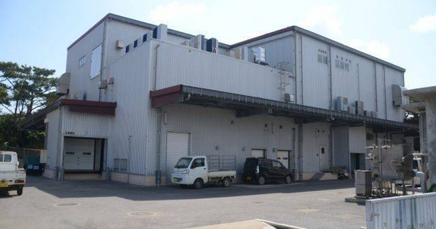 日本一家屠宰場取消獎金逼走員工，導致全工廠沒人會屠宰牛、馬等大型家畜，肉品作業因此停滯。（取自推特）