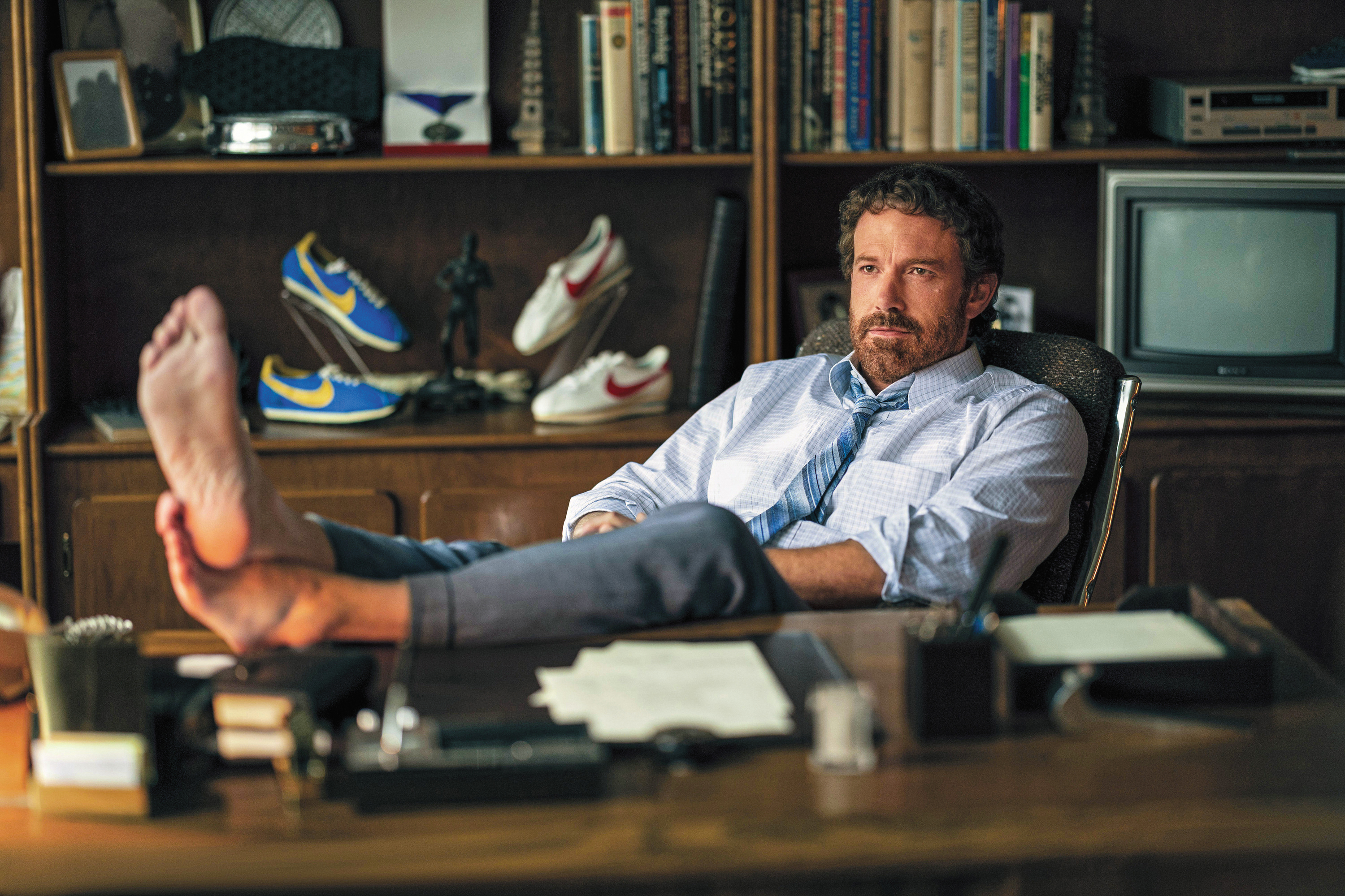 班艾佛列克自導自演，展現沉穩紮實的導演功力，而他自己則演出Nike的怪咖老闆菲爾奈特。（華納提供）