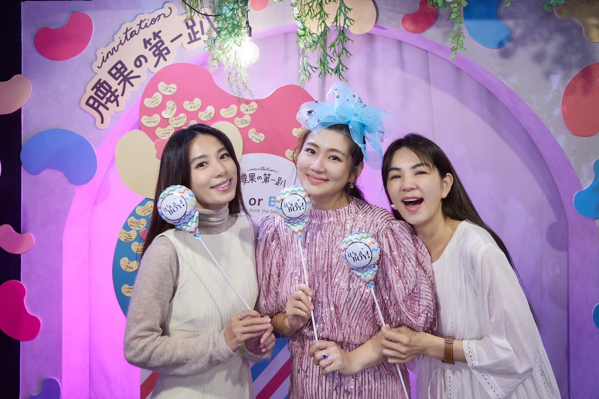 Selina開心公布小腰果是個男寶寶。（翻攝自selina臉書）