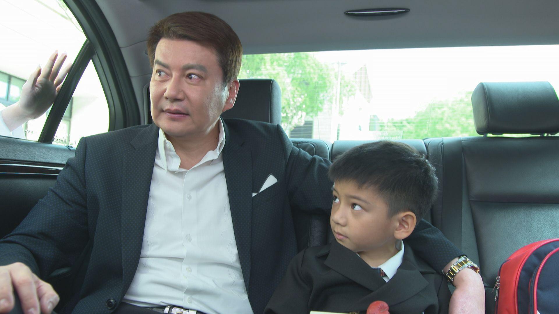 倪齊民得知冠廷竟然不是自己的孫子,只好把他當棋子威脅張書偉。(民視提供)