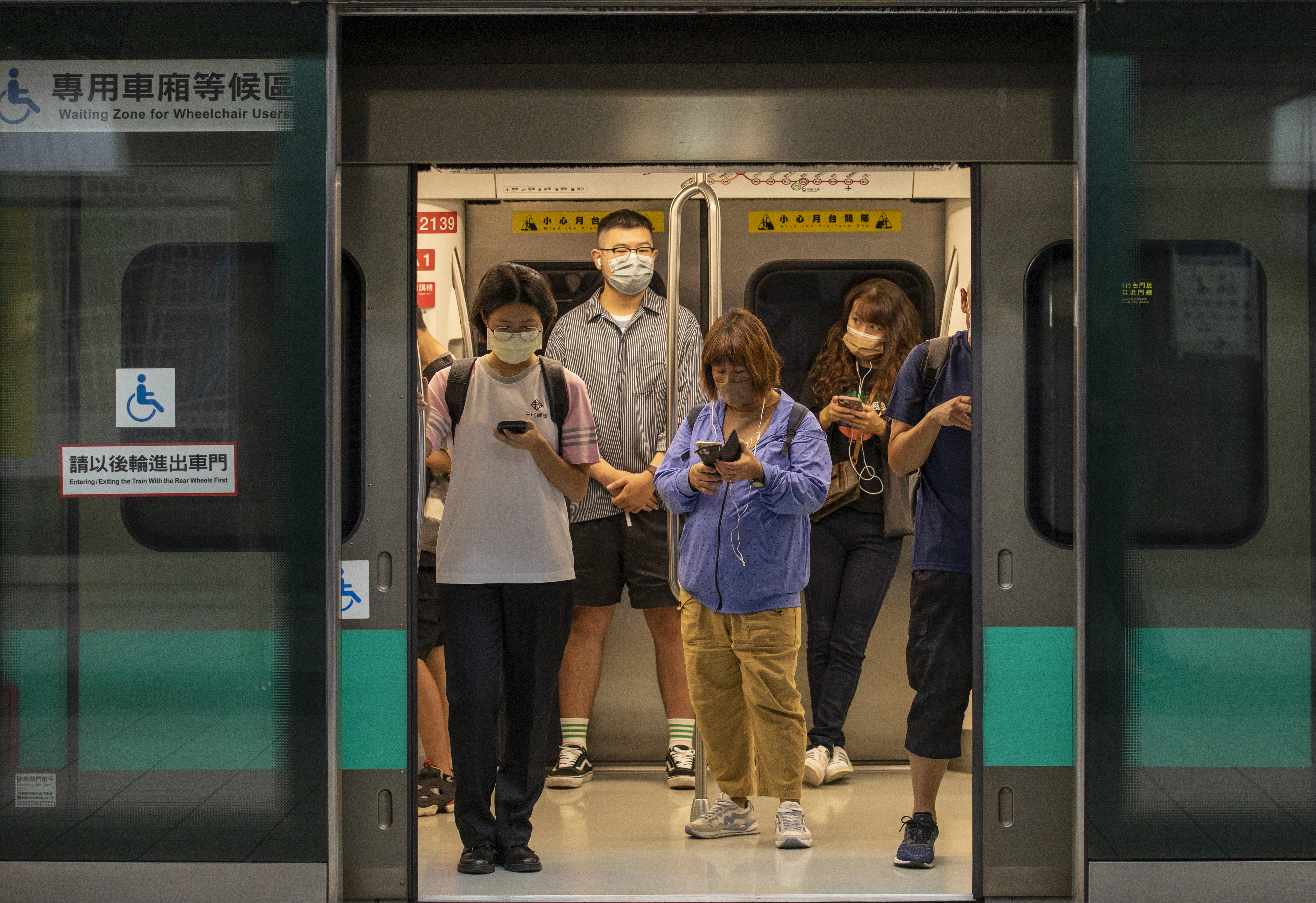 今年截至8月27日，高雄捷運每日平均運量達17.4萬人次，較去年同期的15萬人次成長16%。（本刊資料照）