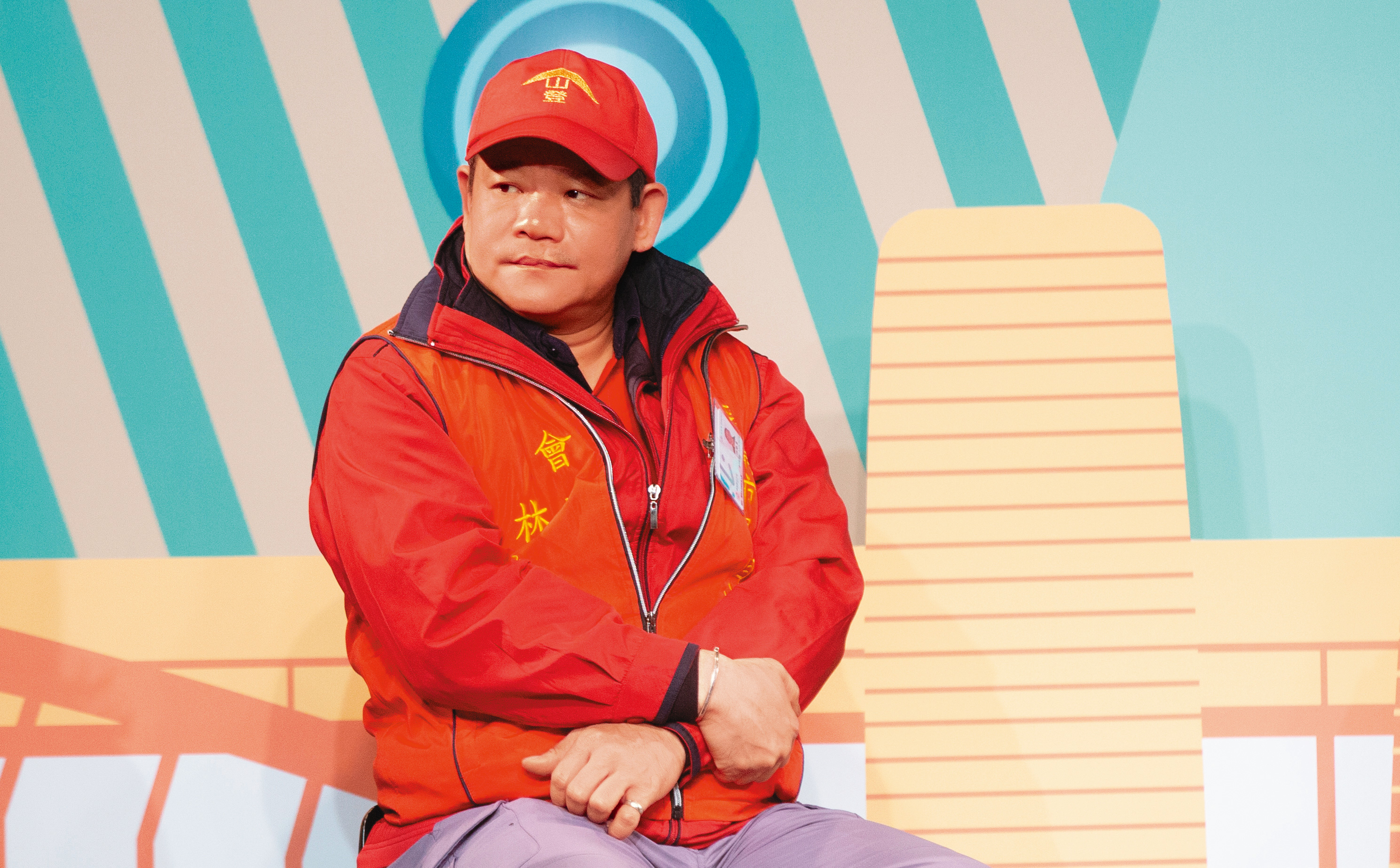 號稱全台攤位數最多的北市環南市場爆發黑箱爭議，上百攤商串聯指控林勝東涉超收電費。