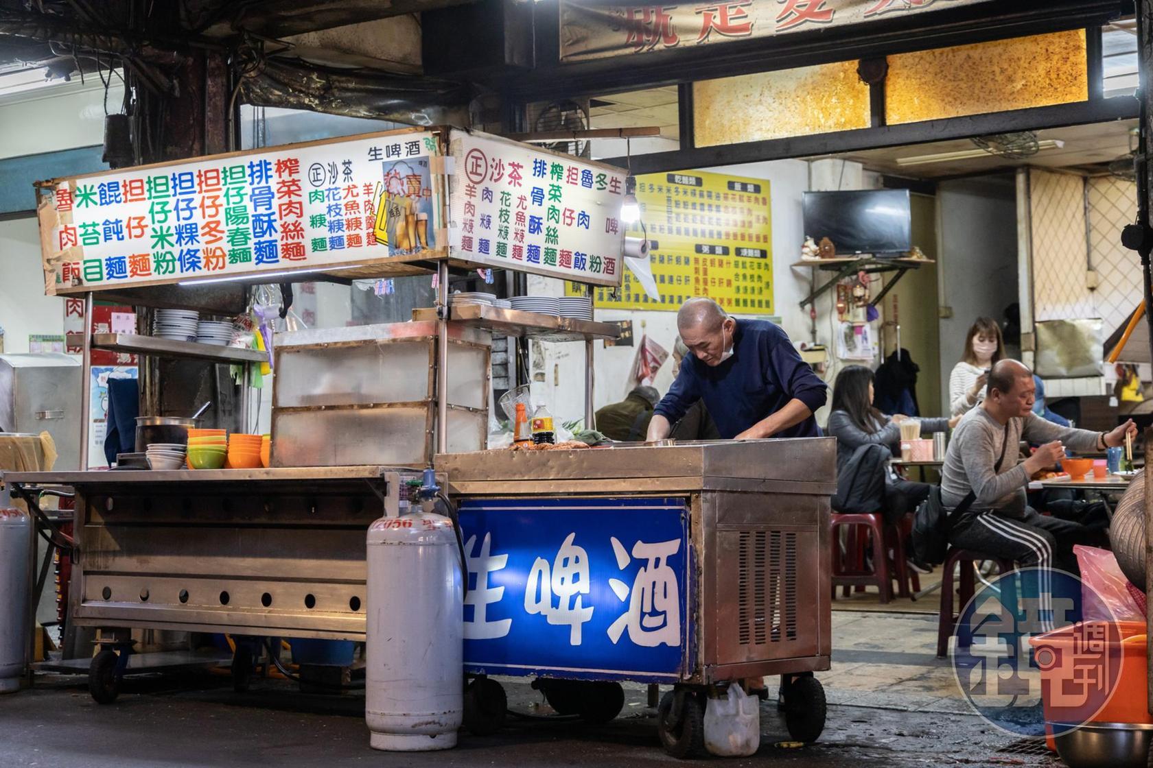 開業35年的排骨酥麵店，沒有店名，但是在地人都知道。