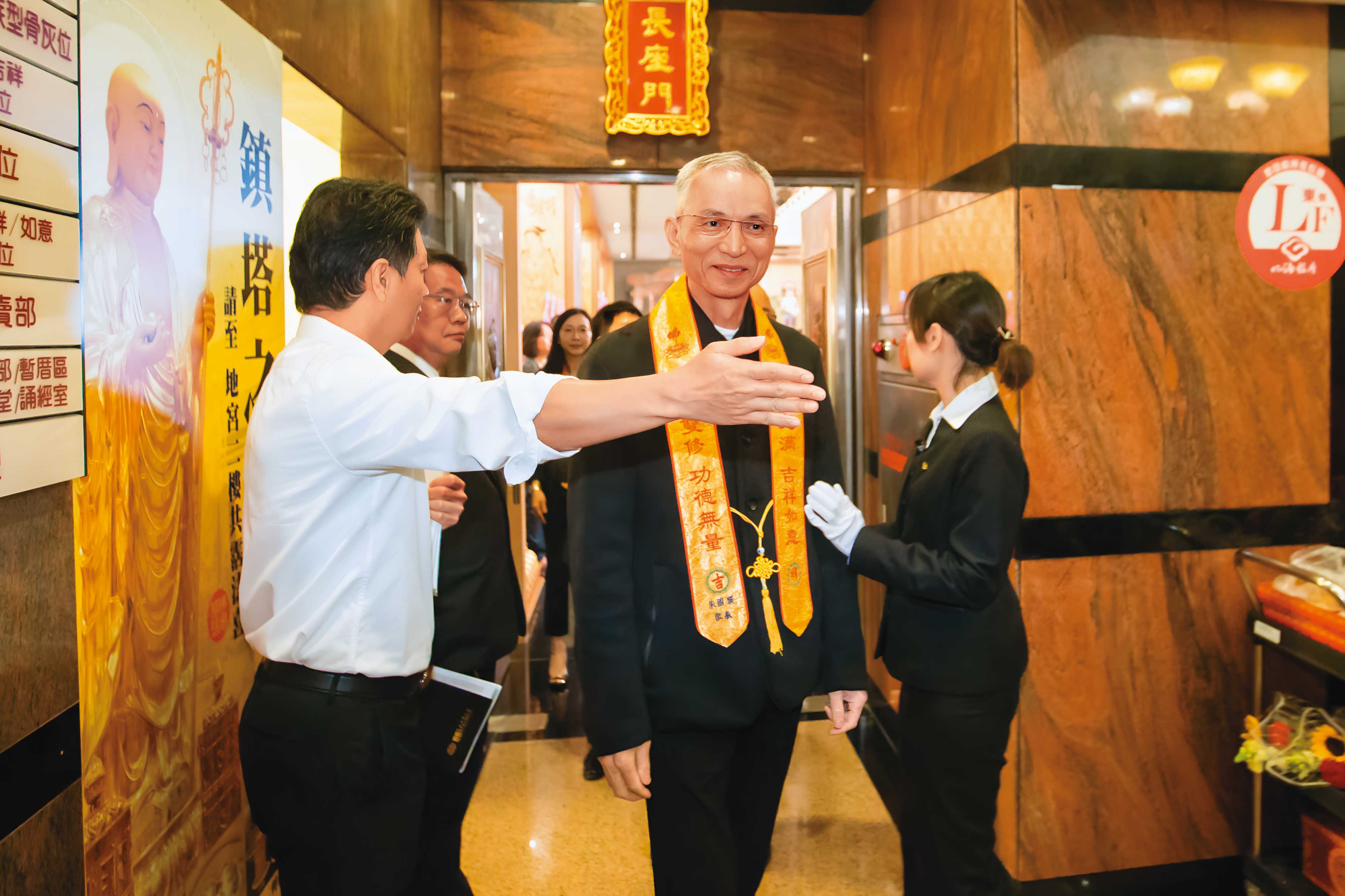 朱國榮是龍邦幕後老闆、國寶集團總裁，過去曾與詹家同盟。