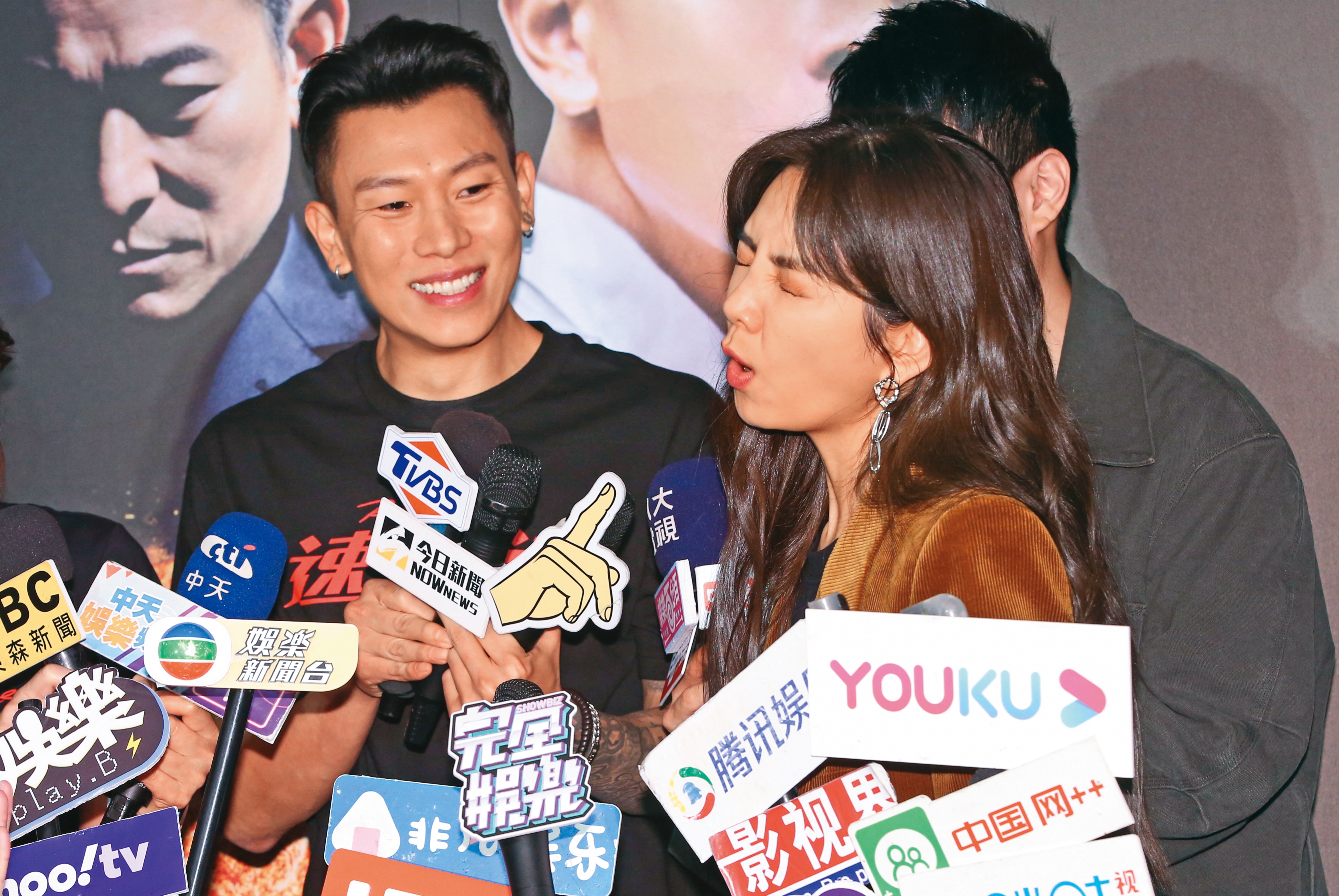 瘦子（左）與Ella（右）在新片組CP，竟被記者問：「親得下去嗎？」Ella氣Pupu，不怕被嫌醜。