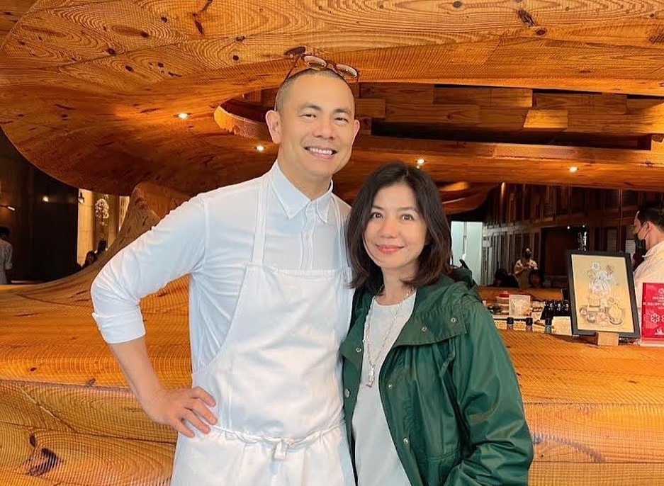 鍾楚紅（右）與江振誠（左）合照。（翻攝江振誠IG）