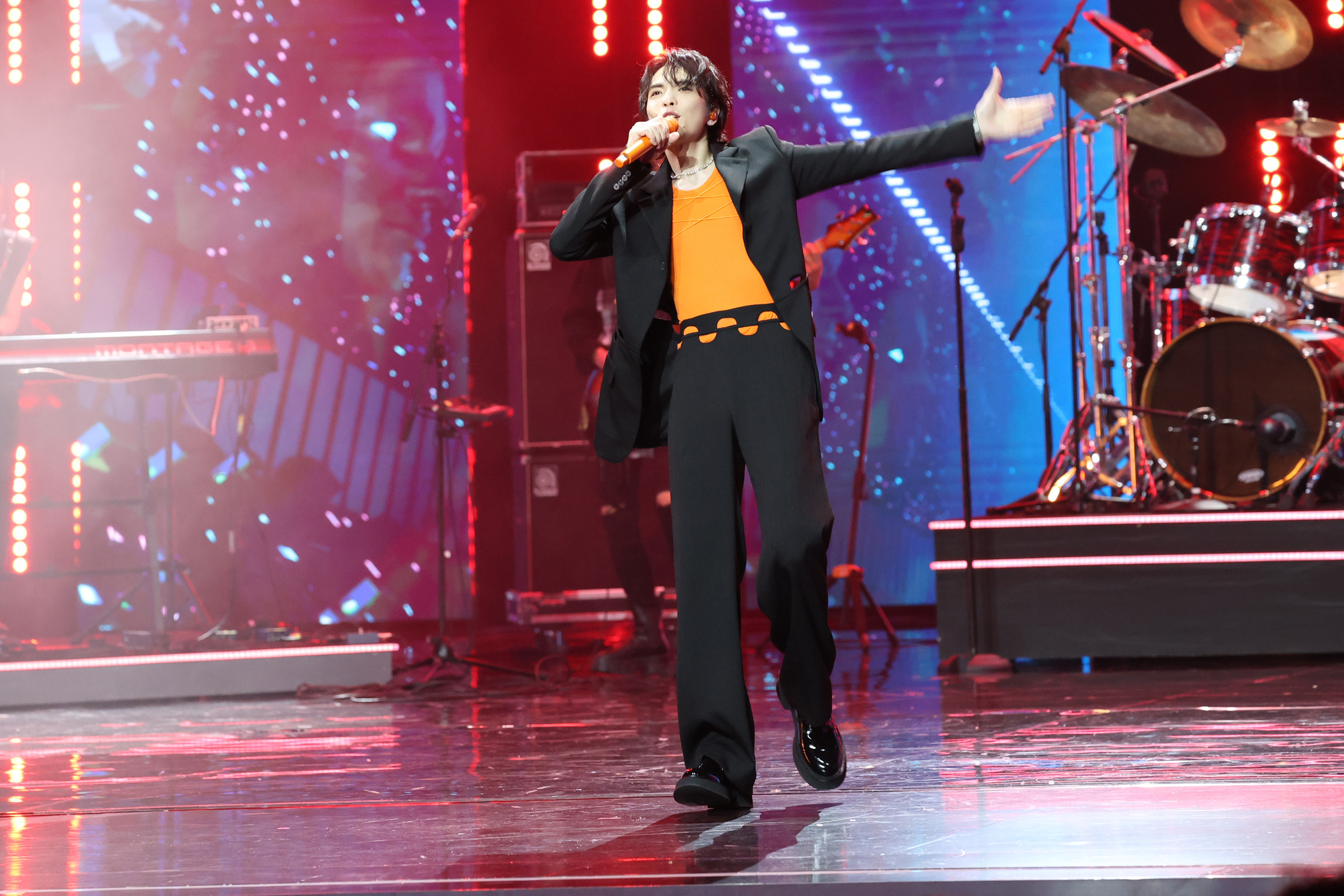 蕭敬騰受邀至新加坡《紅星大獎 2023》擔任演出嘉賓及頒獎人。(華納音樂提供)