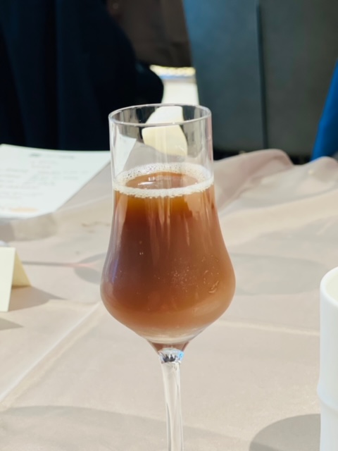 濃郁的鹿野紅烏龍梅酒也可以單喝，放點冰塊更好。