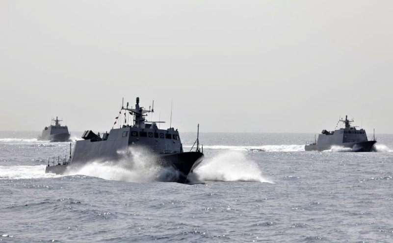 針對中共在台周邊執行戰備警巡及演習，海軍出動飛彈快艇緊急出港。（翻攝自軍聞社）