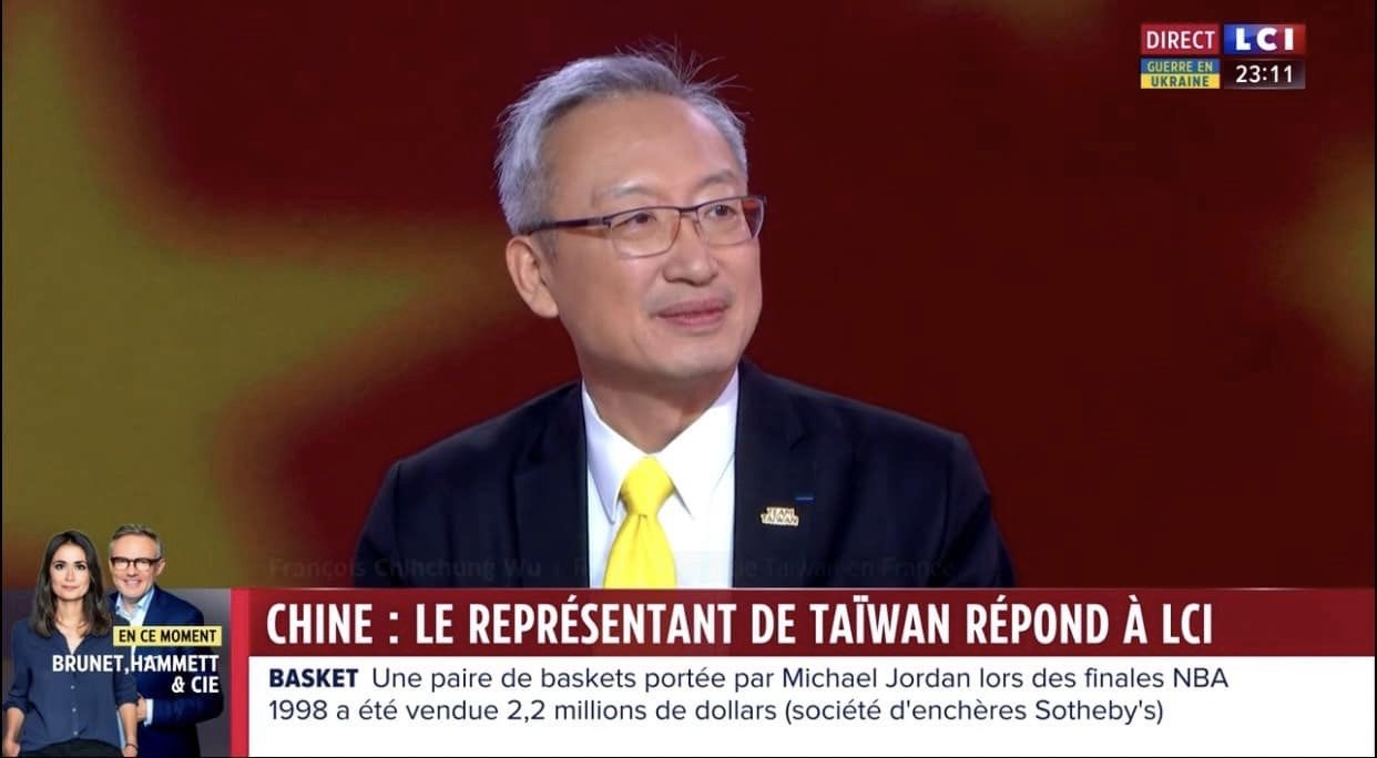 駐法代表吳志中近日再度獲邀上法國媒體談論台灣與中國議題。(翻攝自吳志中臉書)
