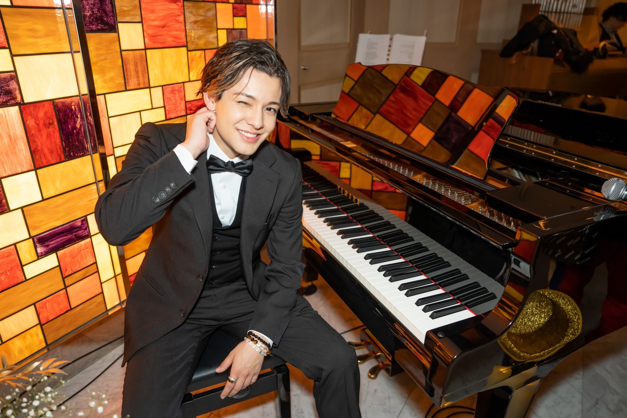 前小傑尼斯岡本カウアン昨開記者會，揭露在日本演藝圈有著舉足輕重的地位的傑尼斯事務所已故社長強尼喜多川性醜聞。（翻射自岡本カウアン推特）