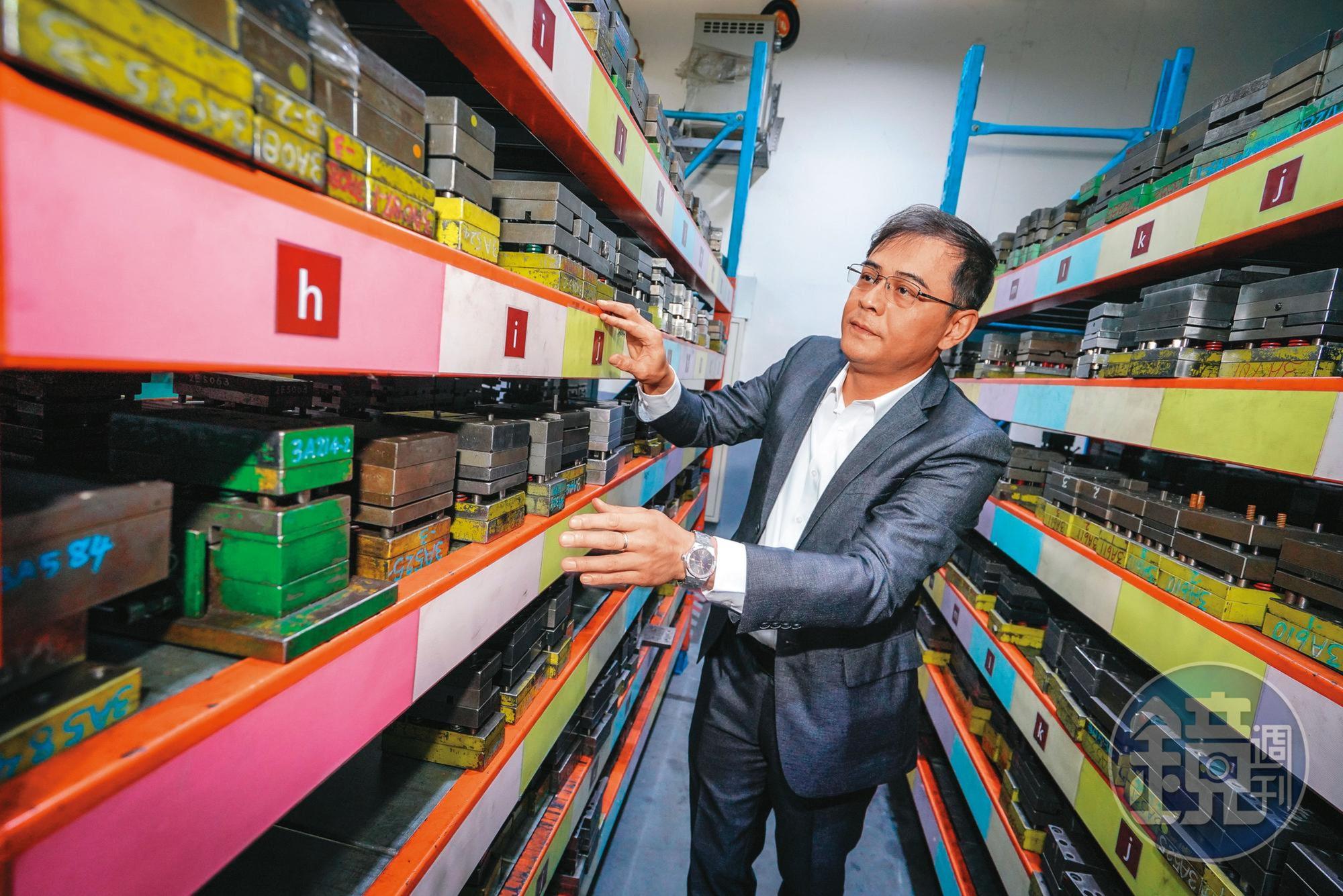 南俊連模具都自行開發，從導軌的設計、開模到製造一條龍全掌握。