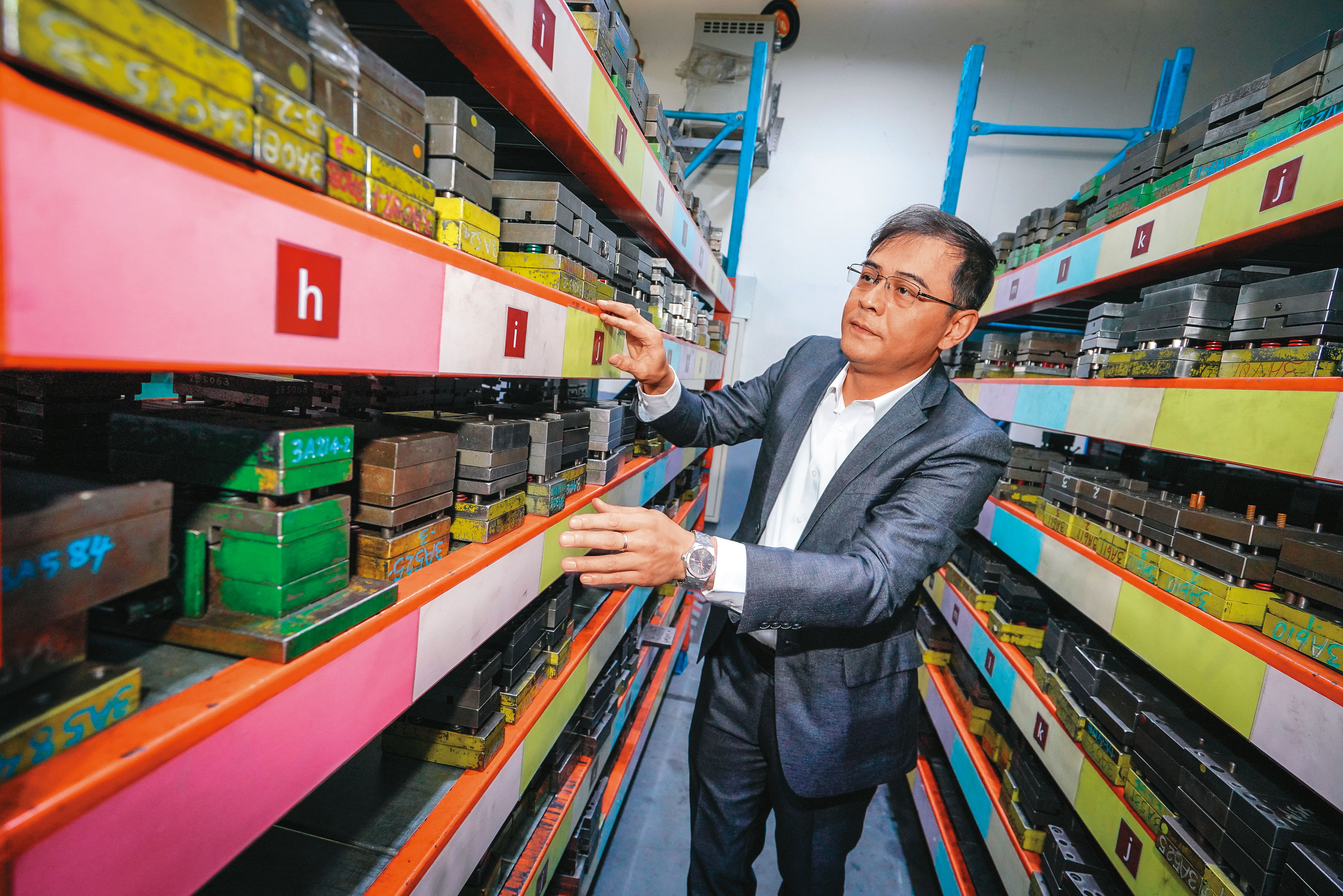 南俊連模具都自行開發,從導軌的設計、開模到製造一條龍全掌握。