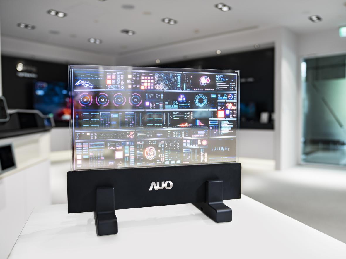友達光電的「60吋高透明度Micro LED顯示器」,一舉拿下2023顯示器元件產品技術獎(Gold Panel Award 2023)中的卓越技術獎。(友達提供)