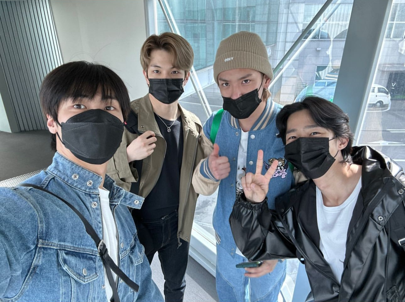「N.Flying」李承協（左起）、柳會勝、金宰鉉、徐東成早上從韓國出發來台。（翻攝自李承協Instagram）
