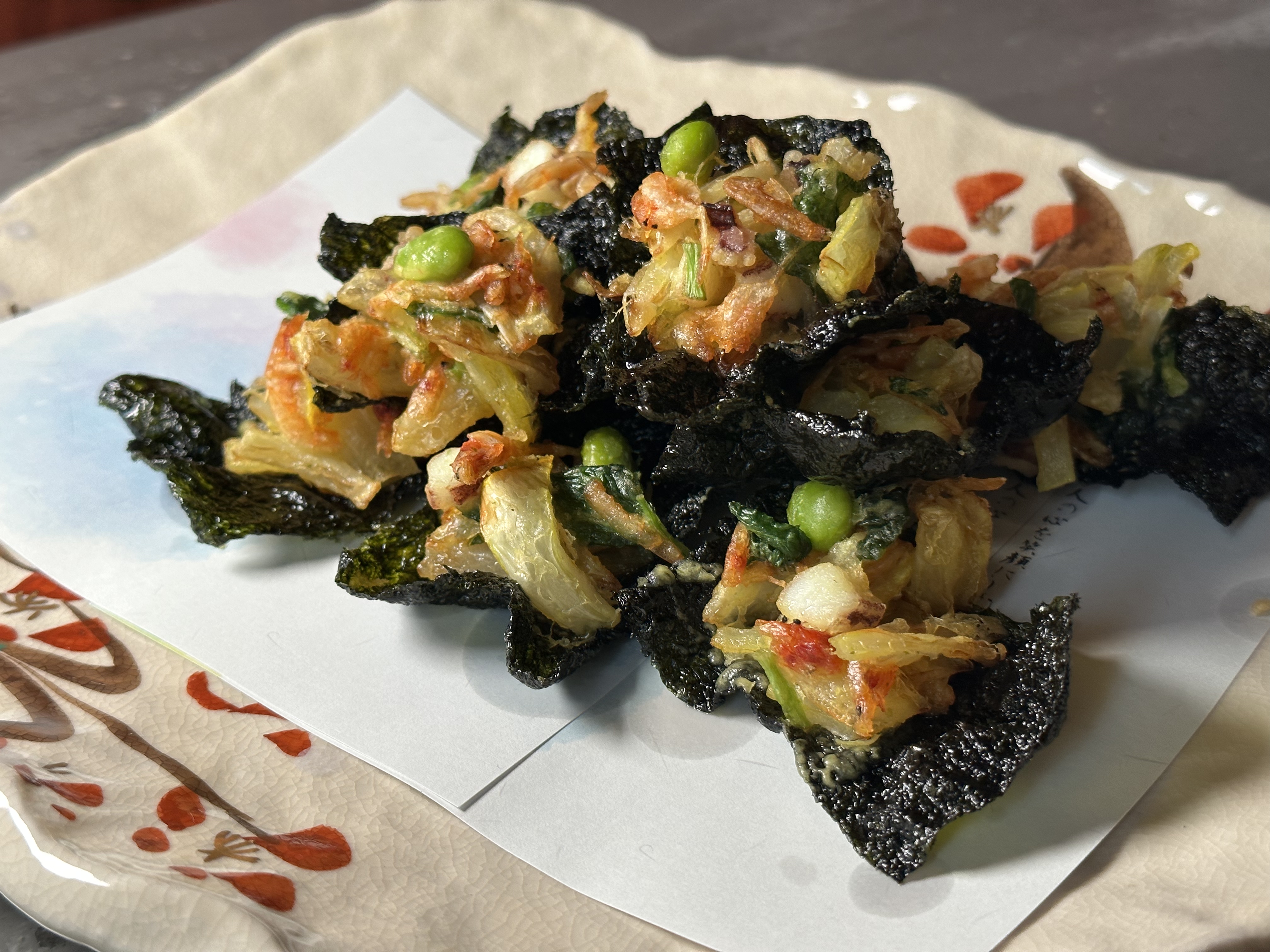 「櫻花蝦蔬菜揚」脆口香甜,還多了海苔、蝦子的鮮明海味。